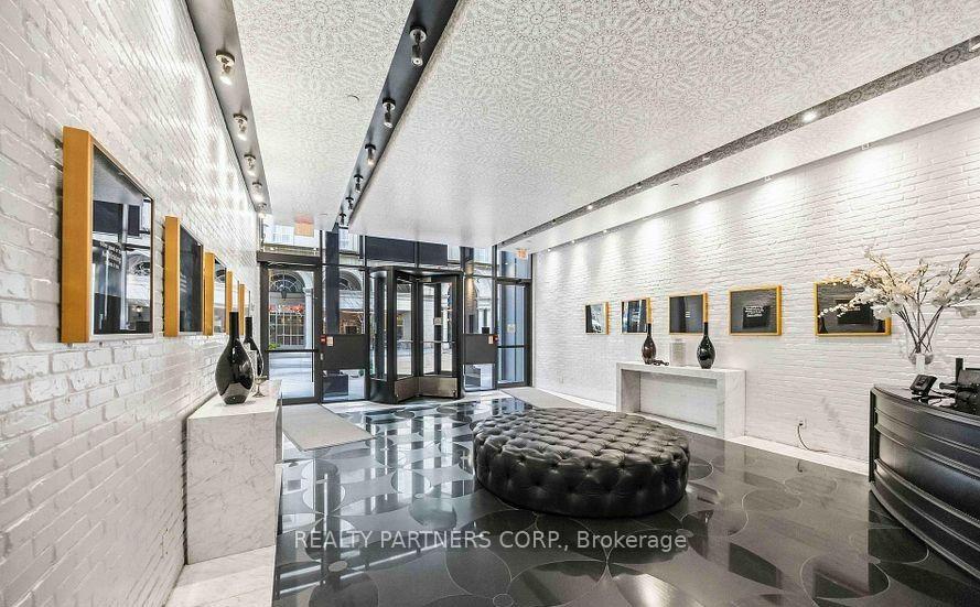 Photo 4 of Unit 419, 38 The Esplanade Avenue, Toronto, Waterfront Communities — HOMEH