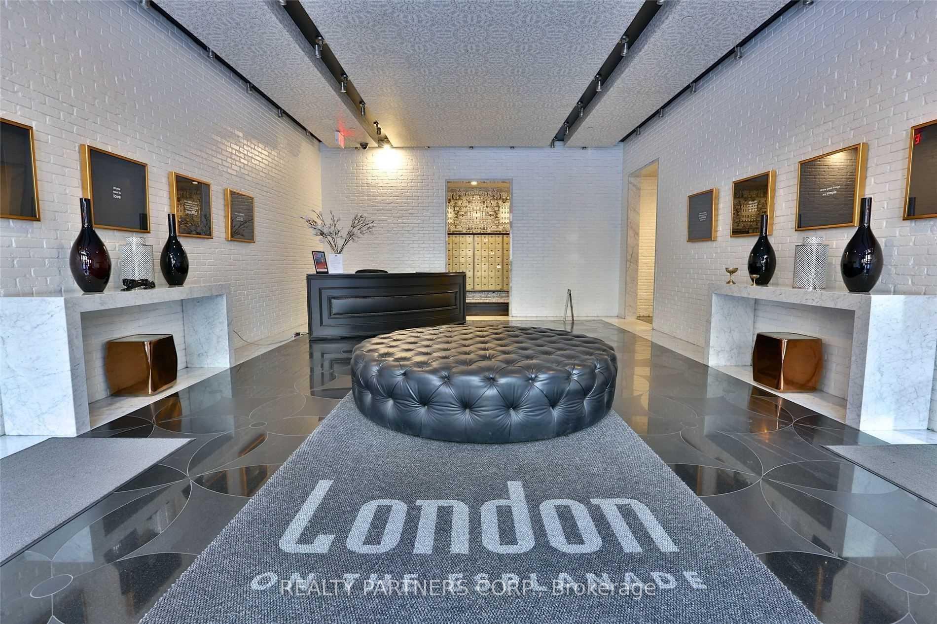 Photo 5 of Unit 419, 38 The Esplanade Avenue, Toronto, Waterfront Communities — HOMEH