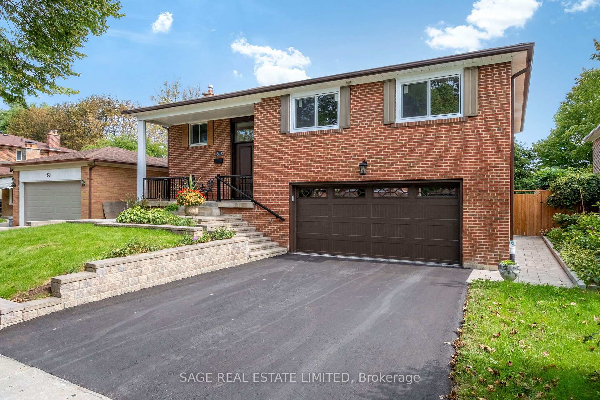 Photo 2 of 62 Ovendon Square, Scarborough, Agincourt North — HOMEH