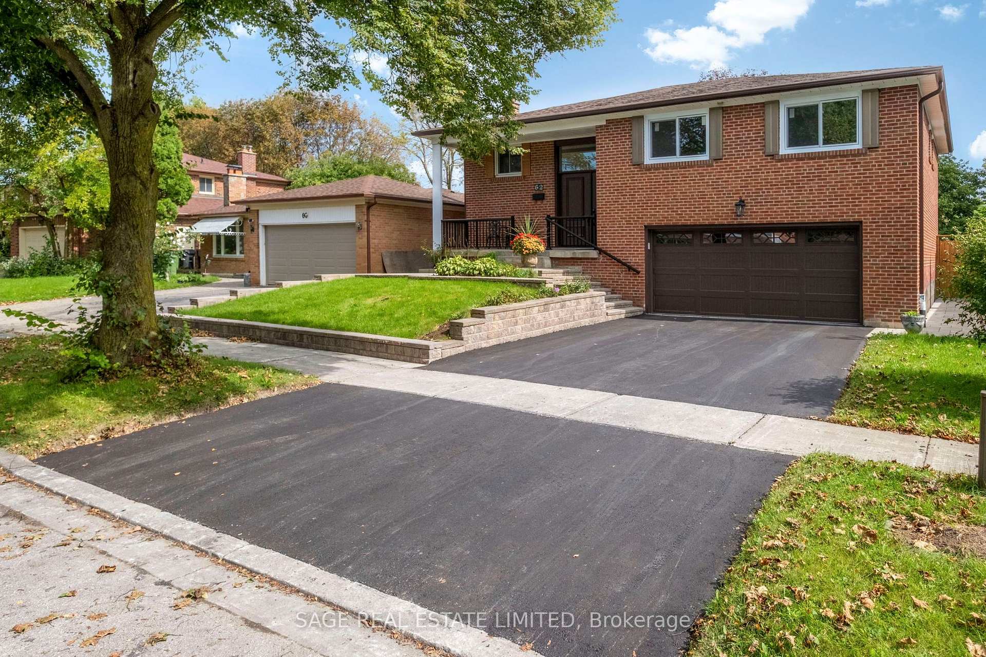 Photo 3 of 62 Ovendon Square, Scarborough, Agincourt North — HOMEH