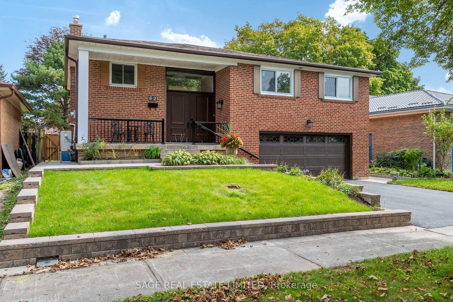 Photo 4 of 62 Ovendon Square, Scarborough, Agincourt North — HOMEH