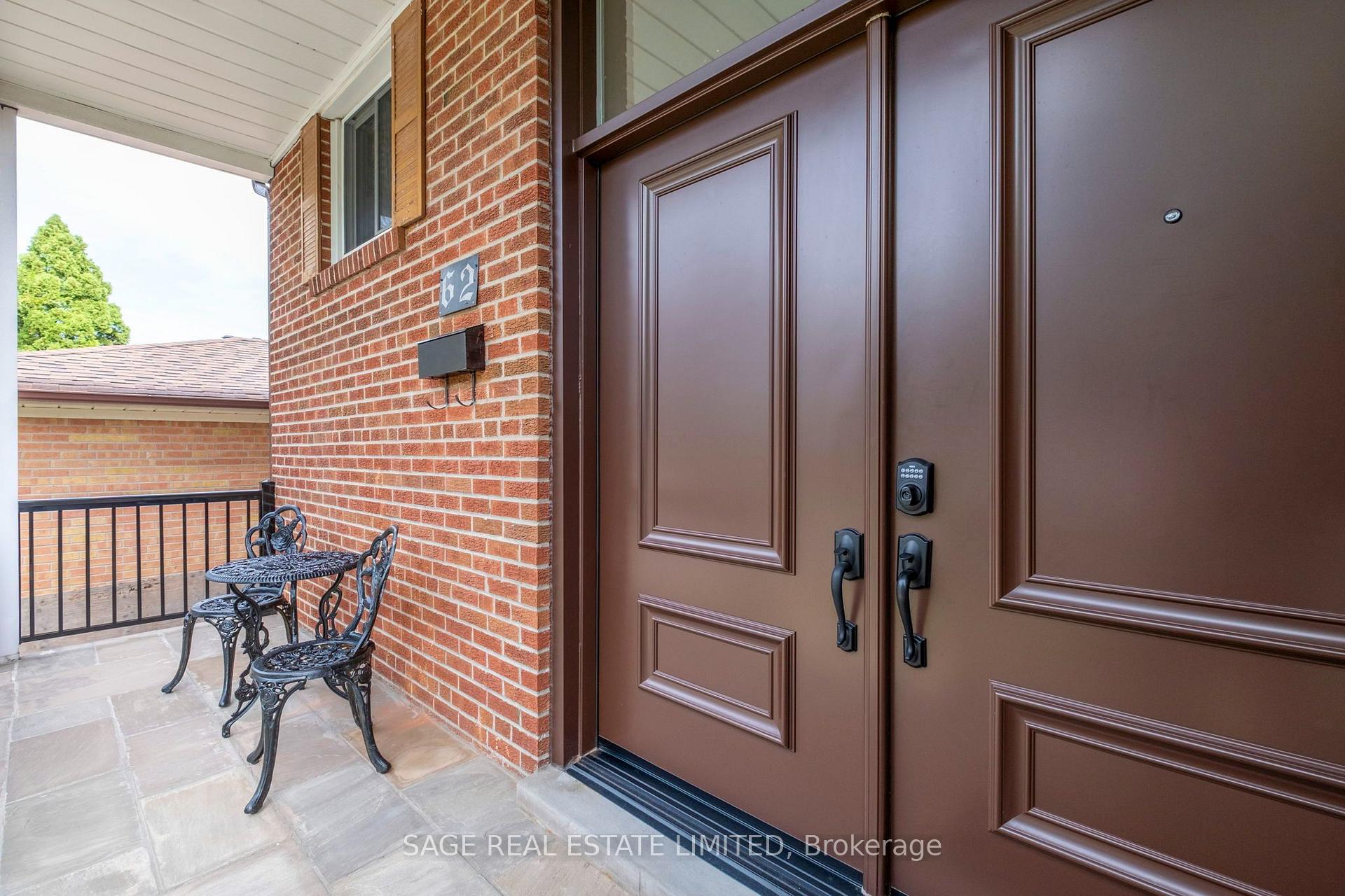 Photo 6 of 62 Ovendon Square, Scarborough, Agincourt North — HOMEH