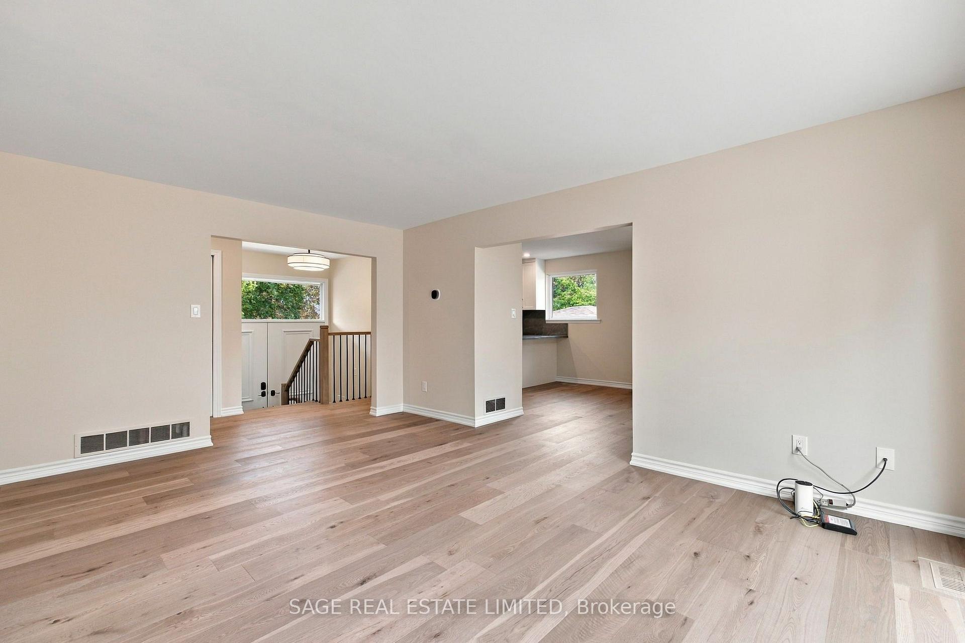 Photo 11 of 62 Ovendon Square, Scarborough, Agincourt North — HOMEH