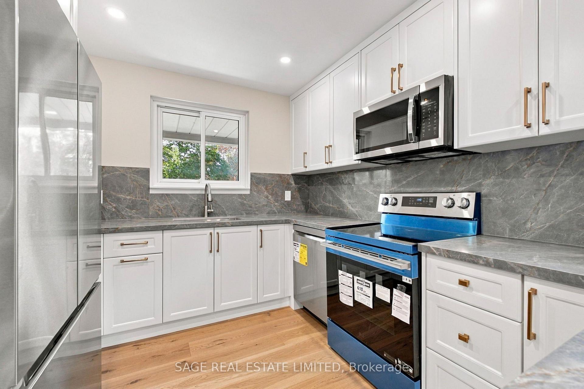 Photo 16 of 62 Ovendon Square, Scarborough, Agincourt North — HOMEH