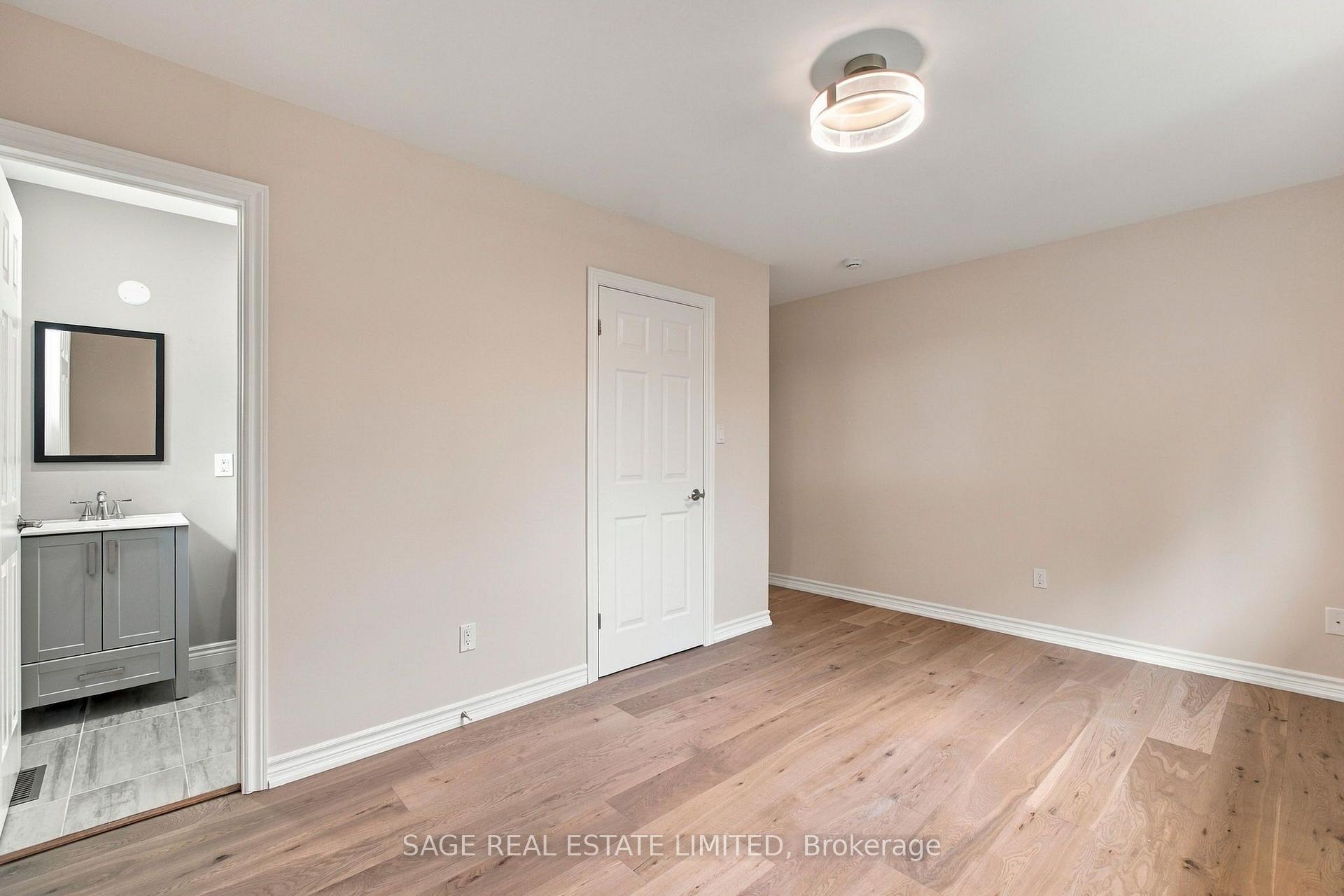 Photo 23 of 62 Ovendon Square, Scarborough, Agincourt North — HOMEH
