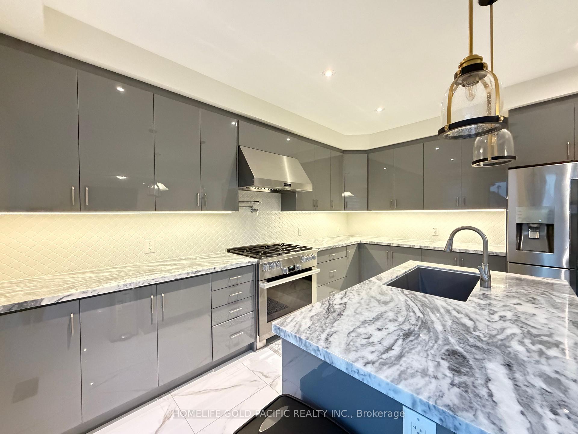 Photo 14 of 46 Haskins Crescent, Georgina, Keswick South — HOMEH