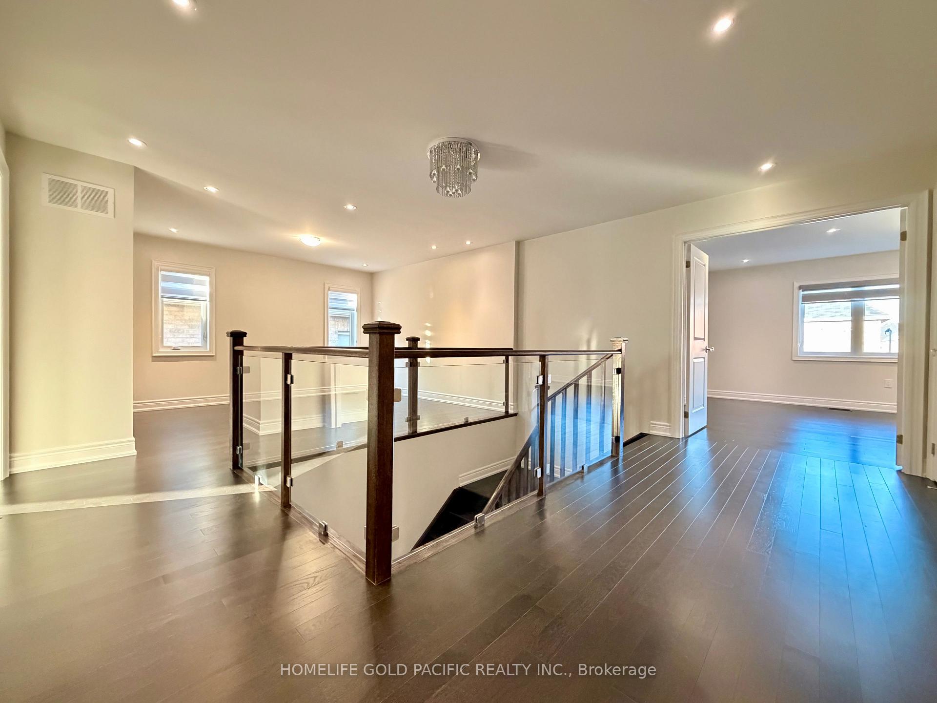 Photo 22 of 46 Haskins Crescent, Georgina, Keswick South — HOMEH