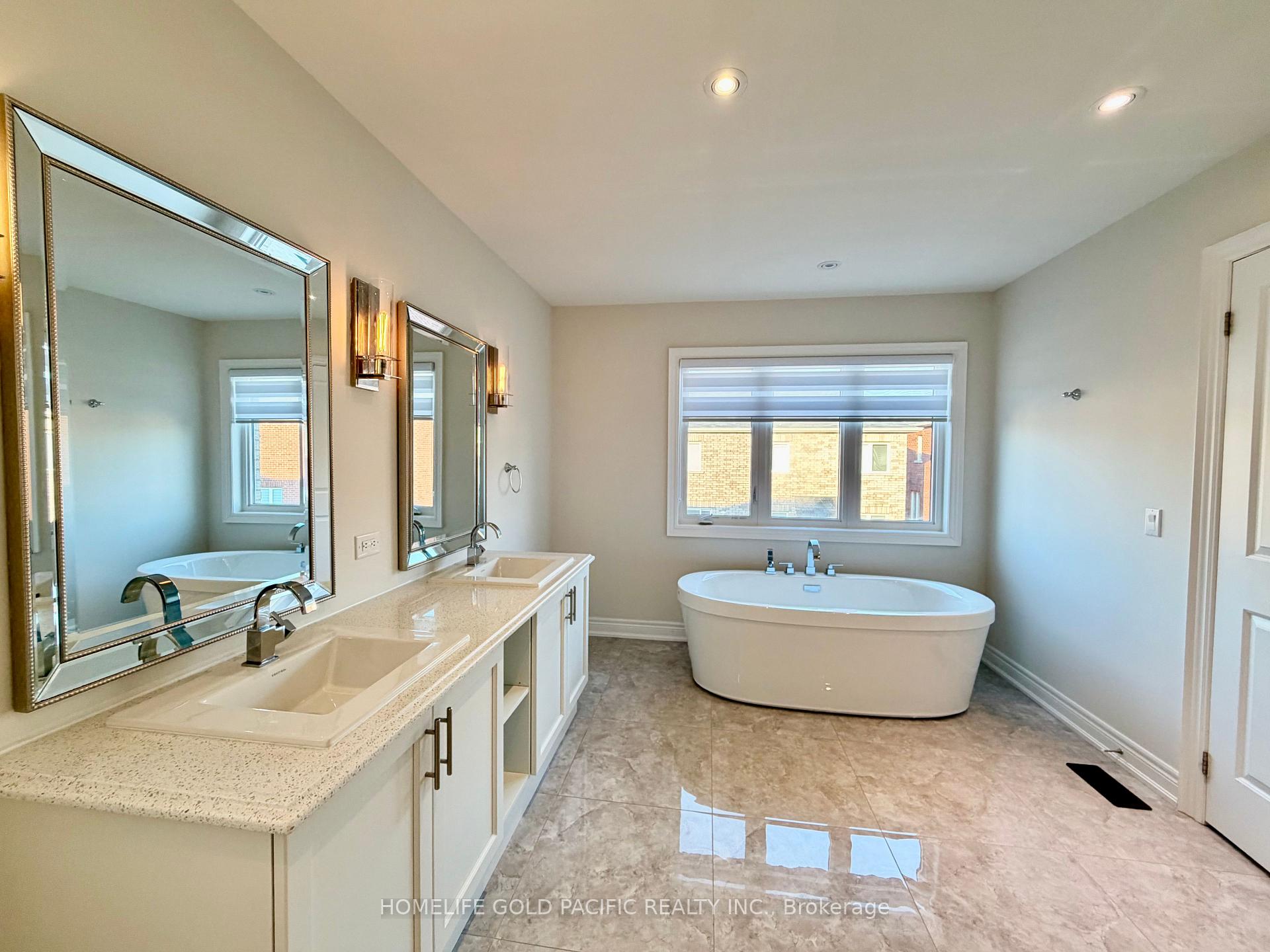 Photo 27 of 46 Haskins Crescent, Georgina, Keswick South — HOMEH