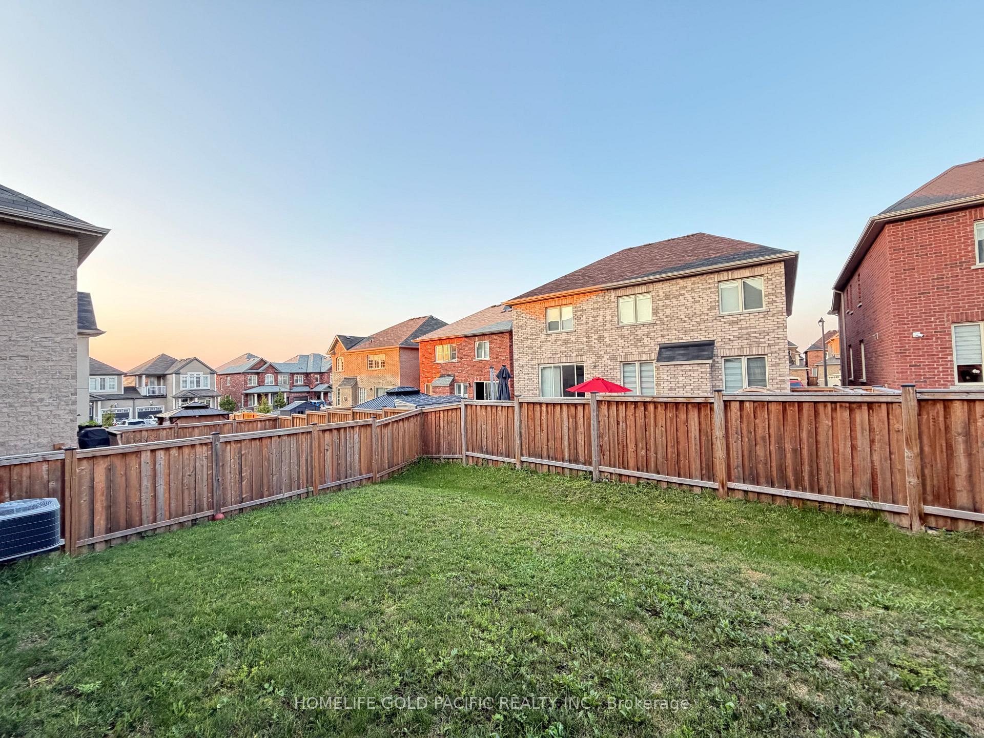 Photo 37 of 46 Haskins Crescent, Georgina, Keswick South — HOMEH