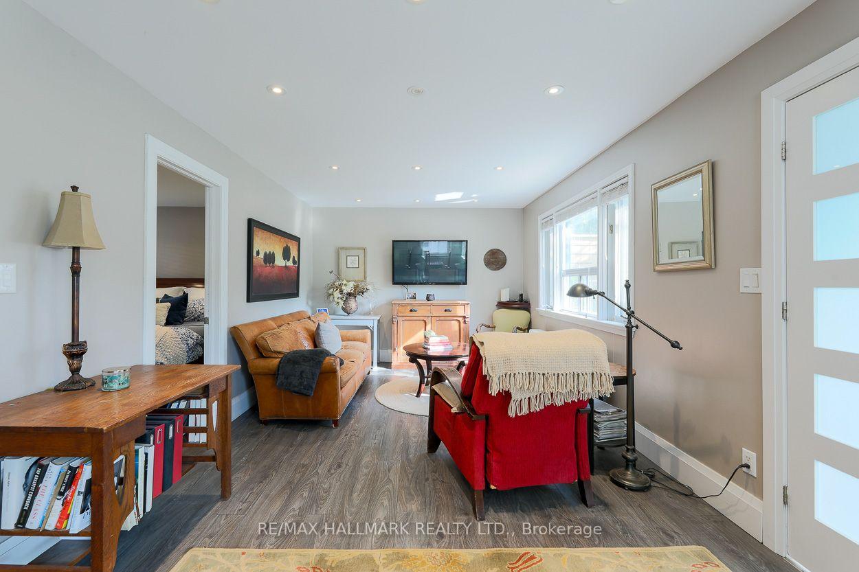 Photo 5 of 110 Lakeside Avenue, Scarborough, Birchcliffe-Cliffside — HOMEH