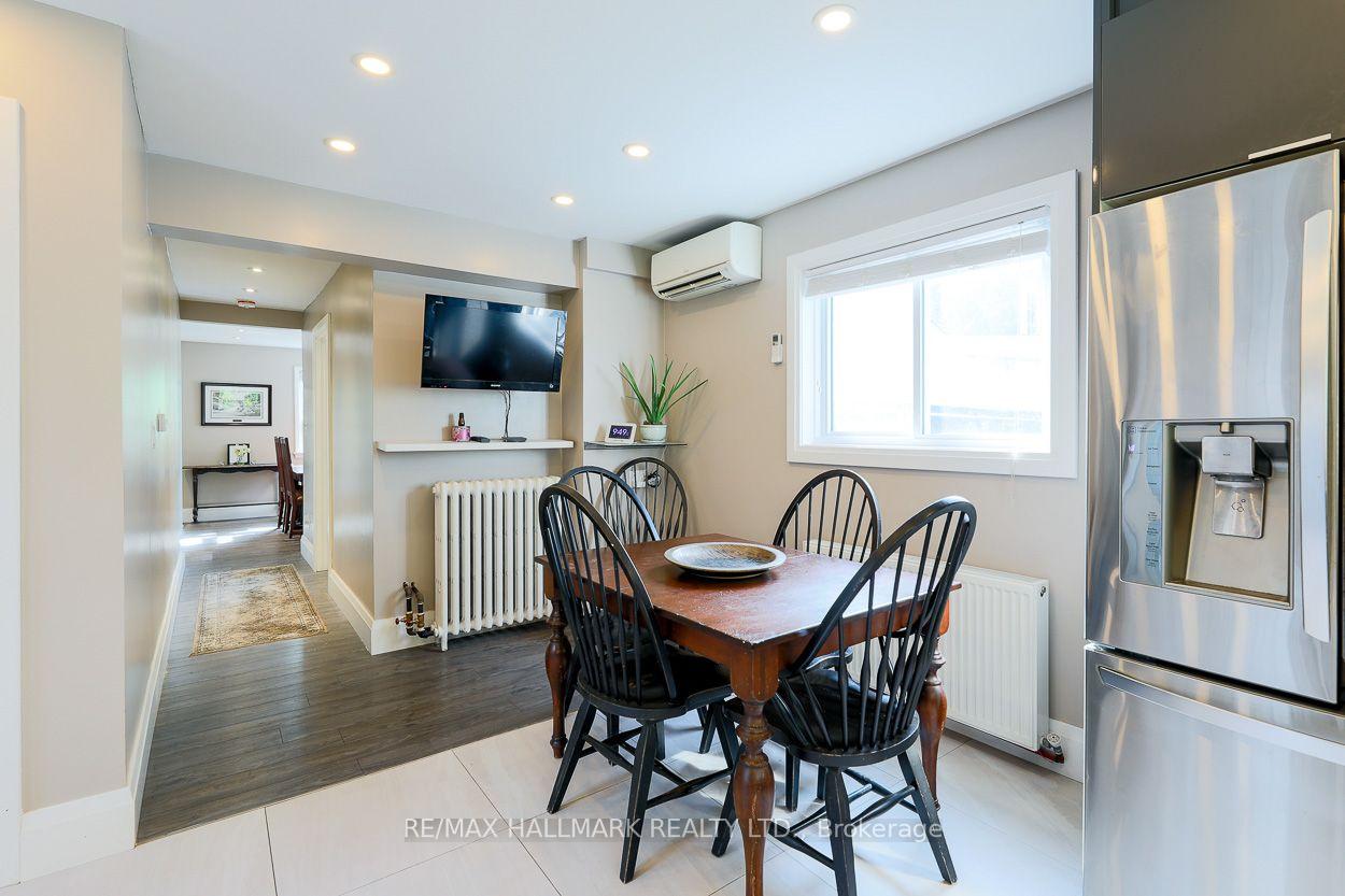Photo 12 of 110 Lakeside Avenue, Scarborough, Birchcliffe-Cliffside — HOMEH