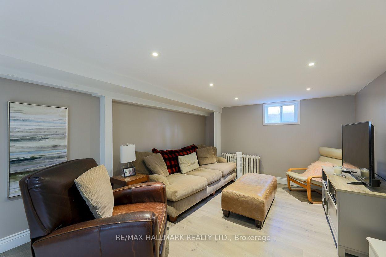 Photo 20 of 110 Lakeside Avenue, Scarborough, Birchcliffe-Cliffside — HOMEH
