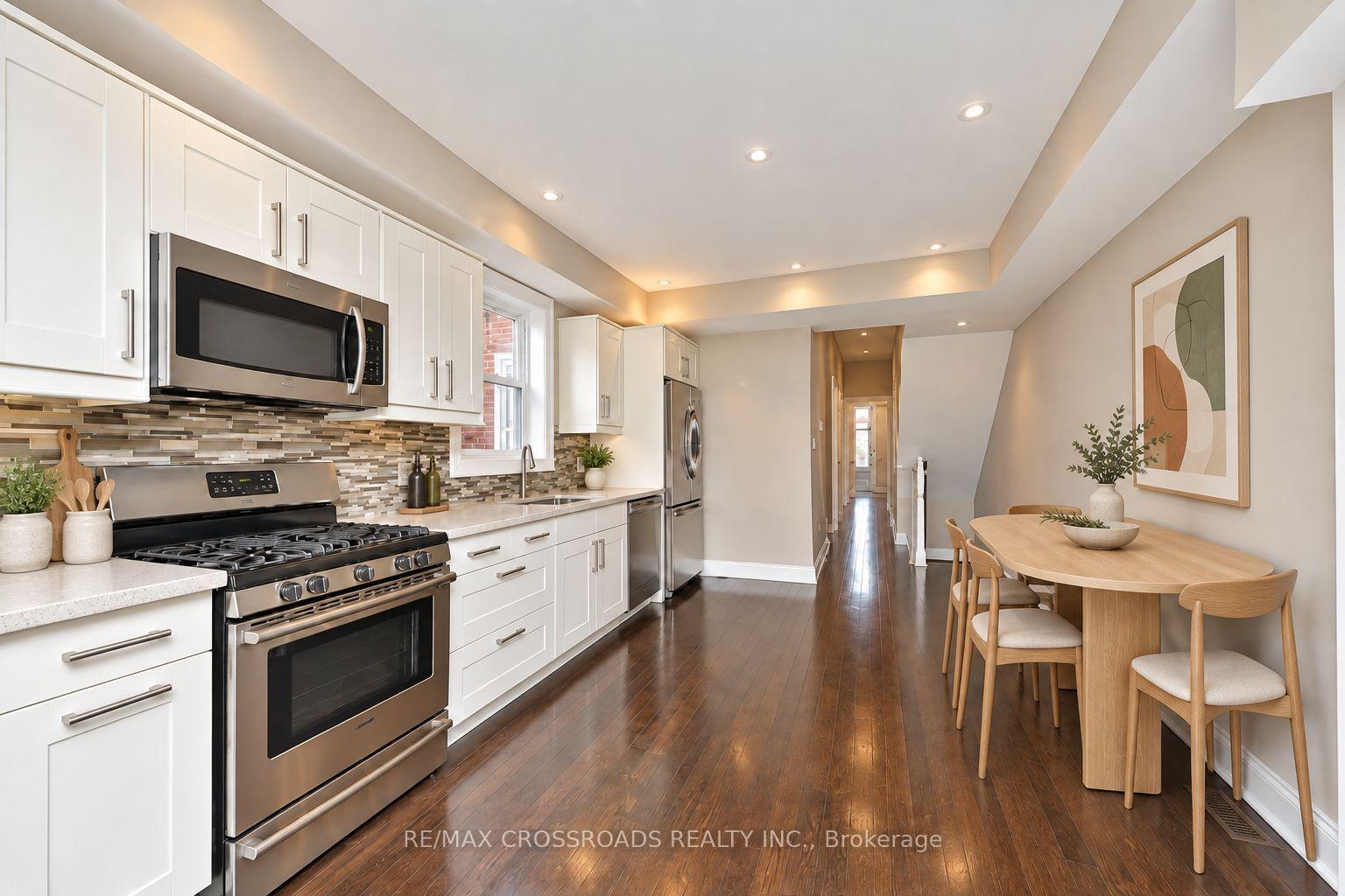 Photo 5 of 260 Clinton Street, Toronto, Palmerston-Little Italy — HOMEH
