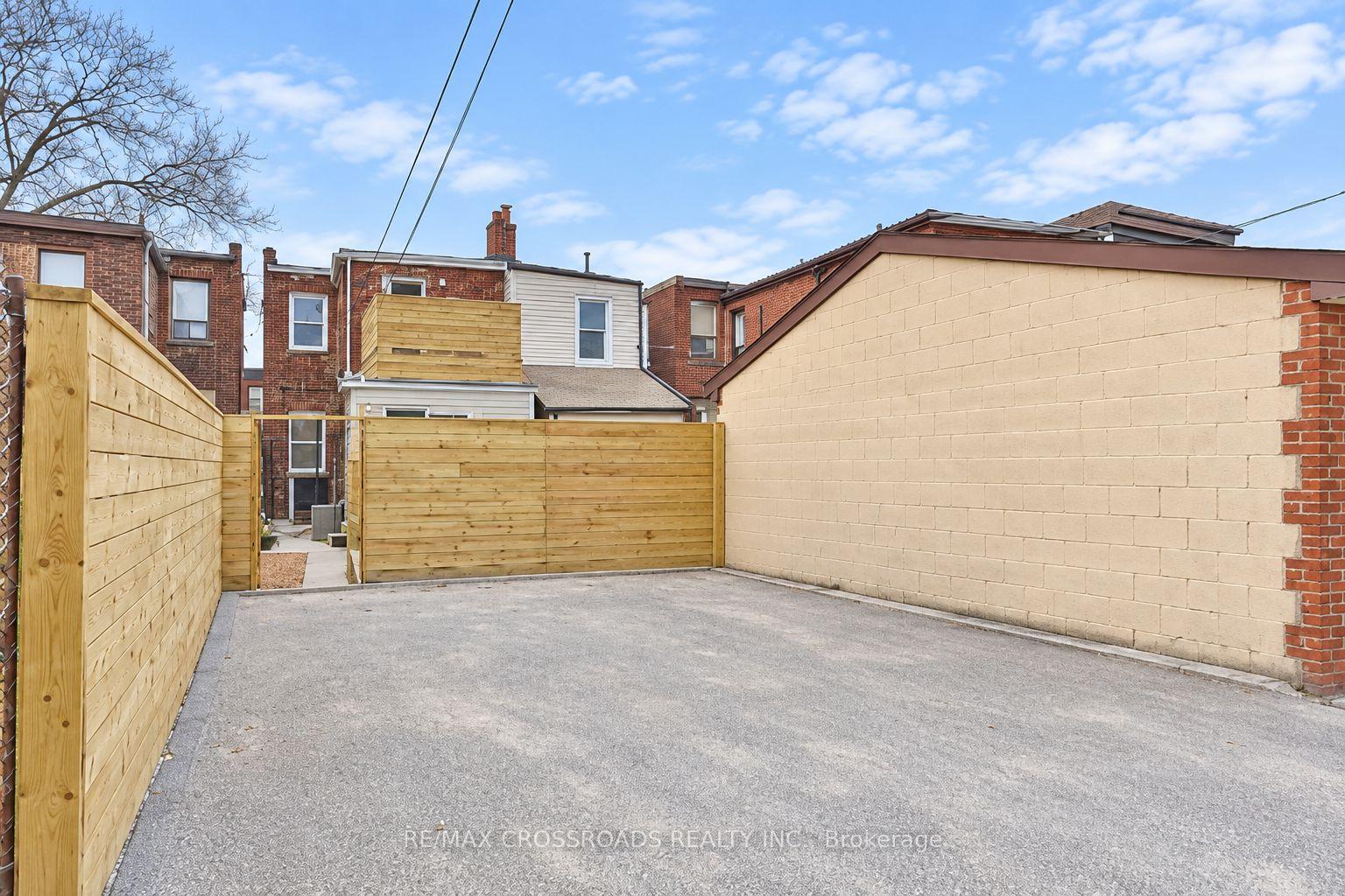 Photo 13 of 260 Clinton Street, Toronto, Palmerston-Little Italy — HOMEH
