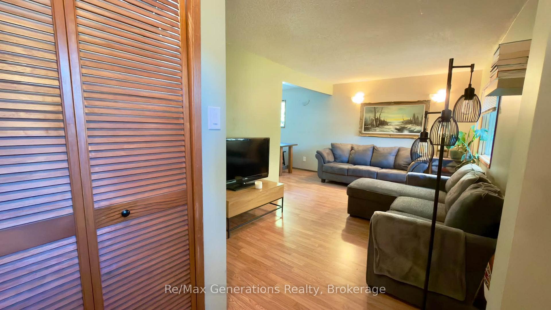 Photo 2 of 230 Secord Street, Thunder Bay, Court / Cumberland — HOMEH