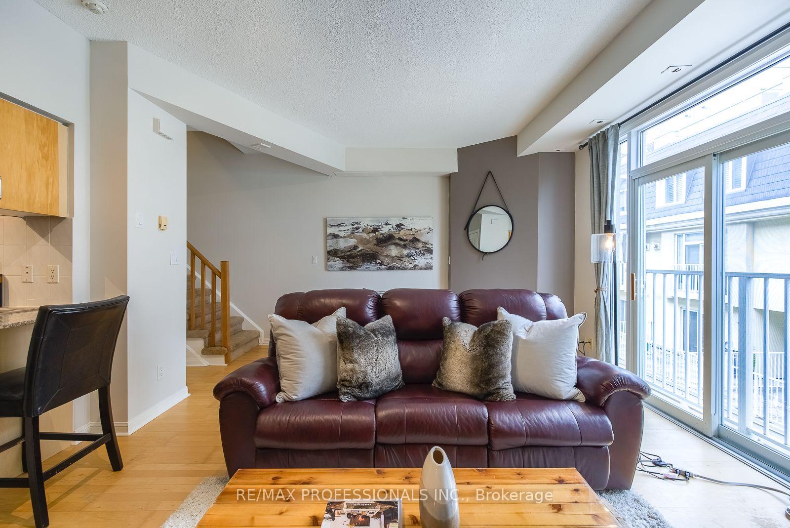 Photo 4 of Unit 327, 32 Stadium Road, Toronto, Niagara — HOMEH