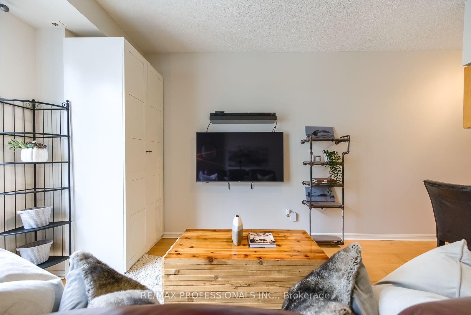 Photo 7 of Unit 327, 32 Stadium Road, Toronto, Niagara — HOMEH