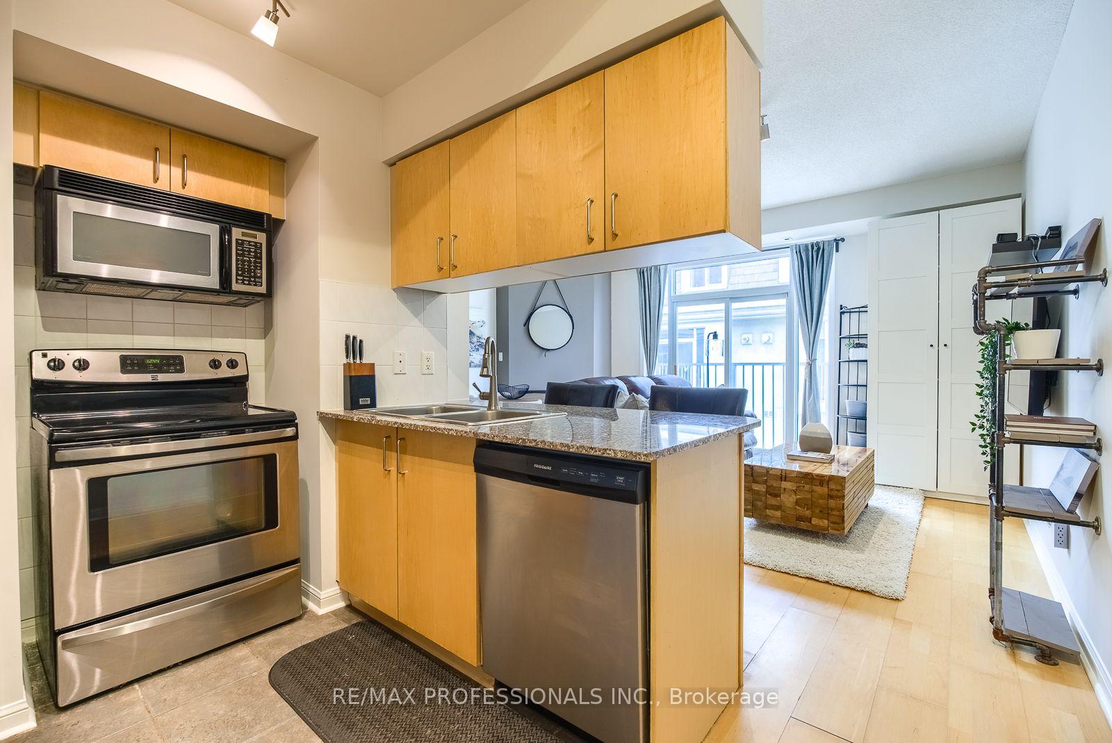 Photo 14 of Unit 327, 32 Stadium Road, Toronto, Niagara — HOMEH