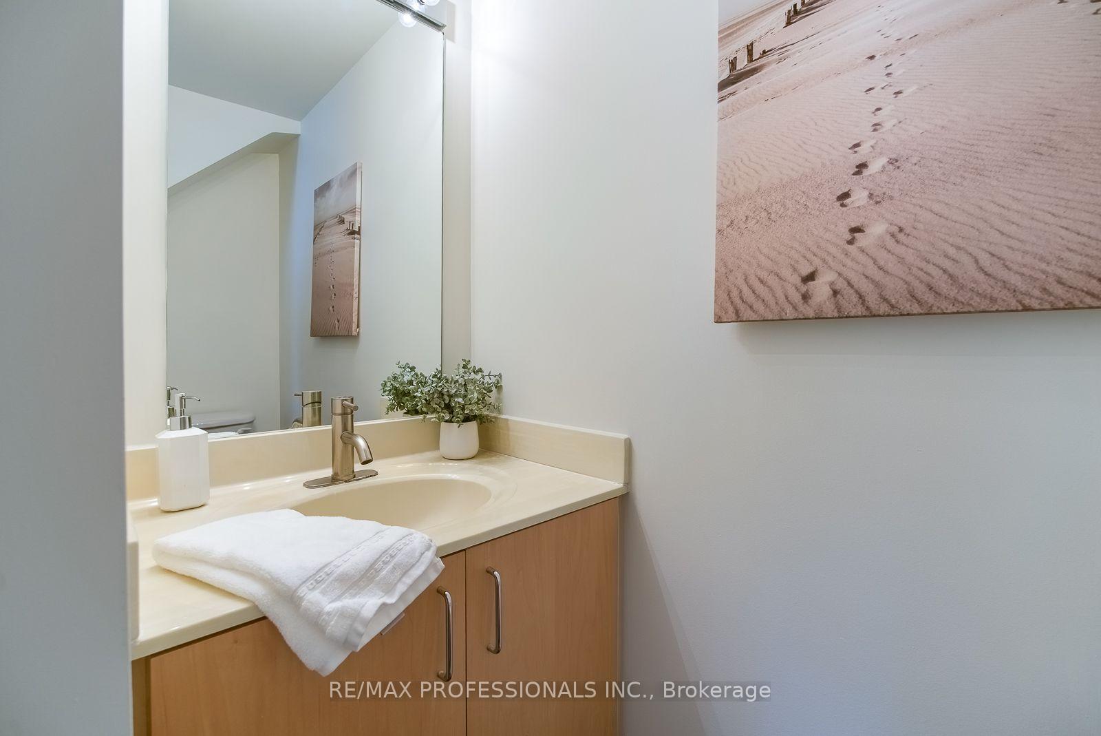 Photo 15 of Unit 327, 32 Stadium Road, Toronto, Niagara — HOMEH