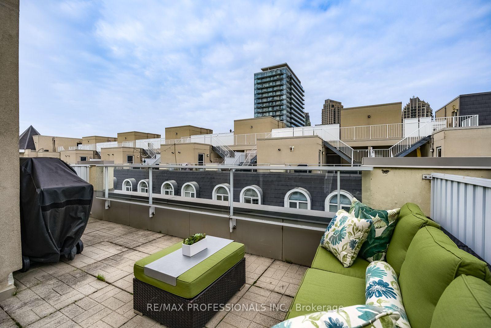 Photo 30 of Unit 327, 32 Stadium Road, Toronto, Niagara — HOMEH