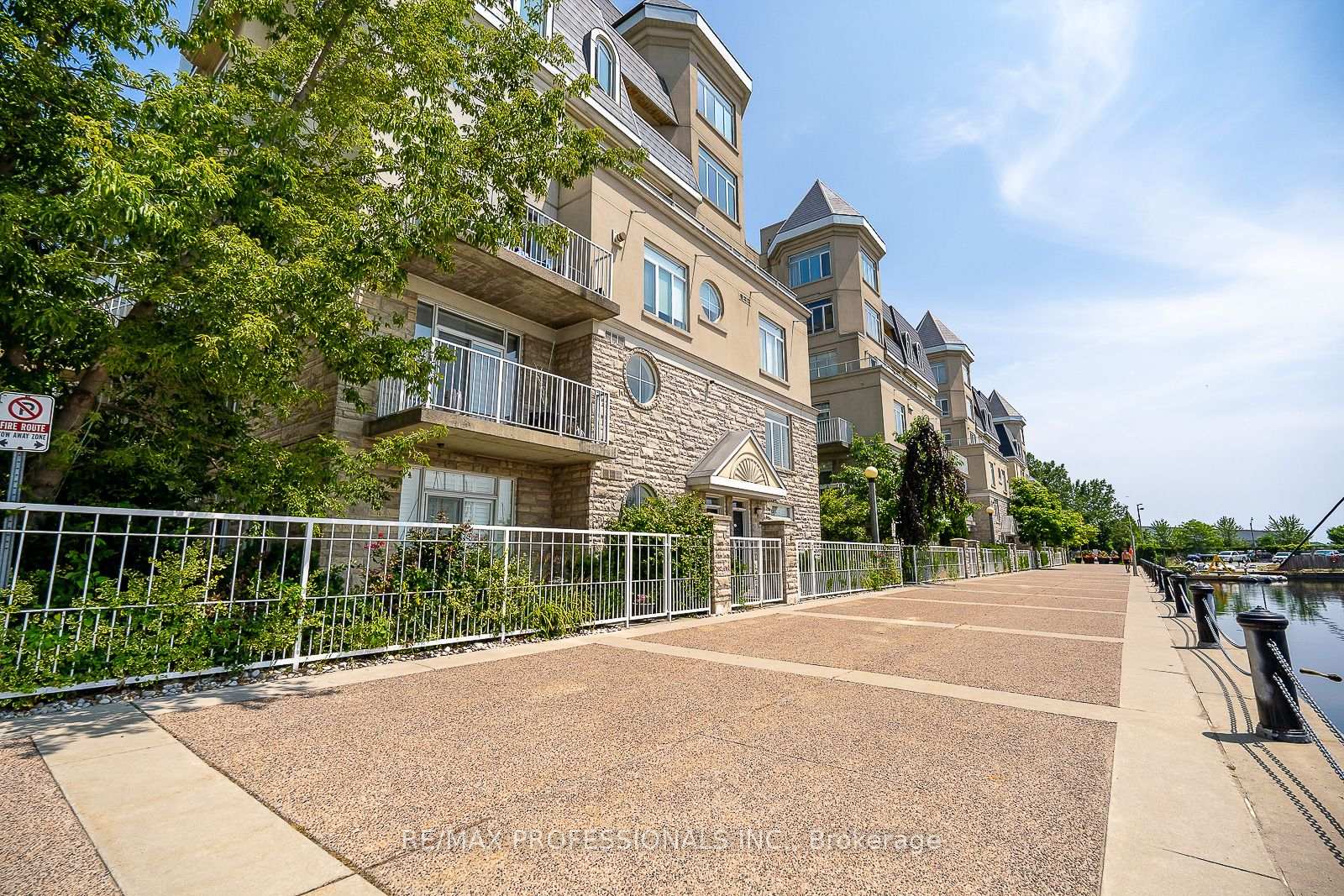 Photo 36 of Unit 327, 32 Stadium Road, Toronto, Niagara — HOMEH