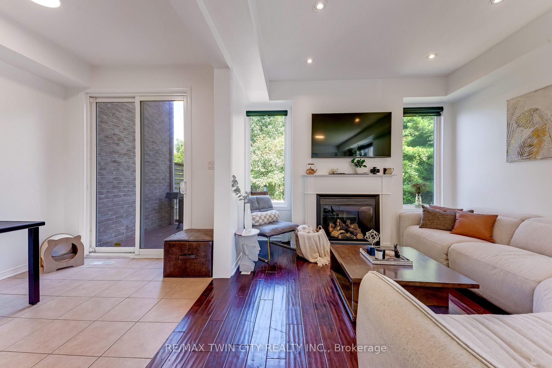 Photo 7 of Unit 10, 28 Doon Mills Drive, Kitchener, Doon South — HOMEH