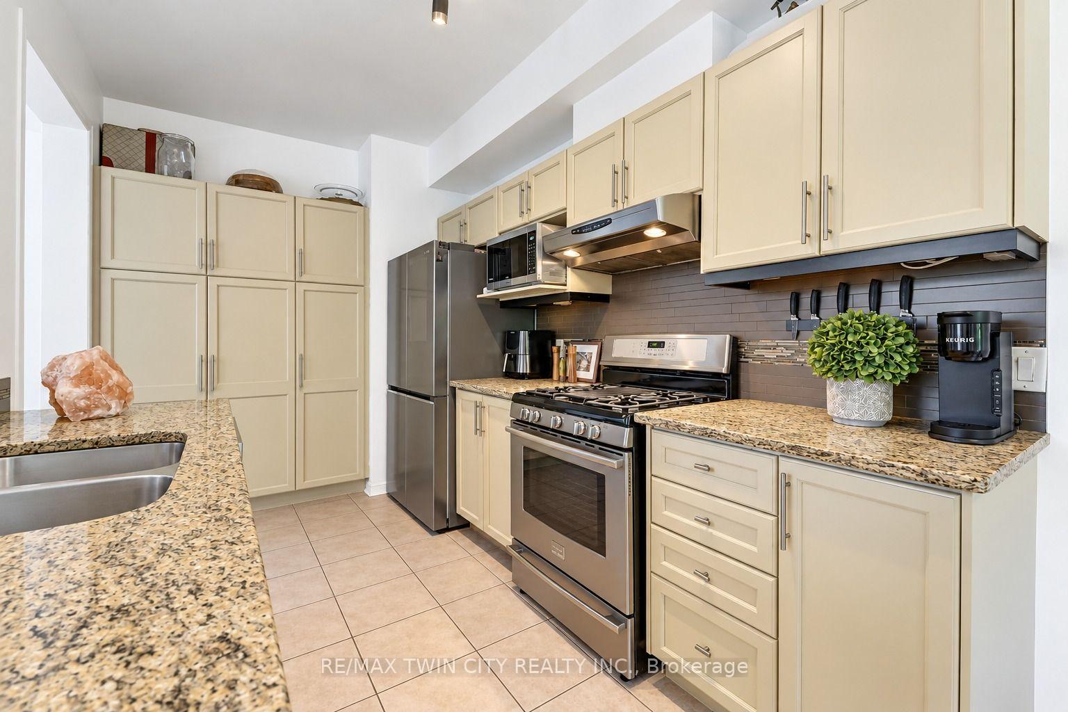 Photo 12 of Unit 10, 28 Doon Mills Drive, Kitchener, Doon South — HOMEH