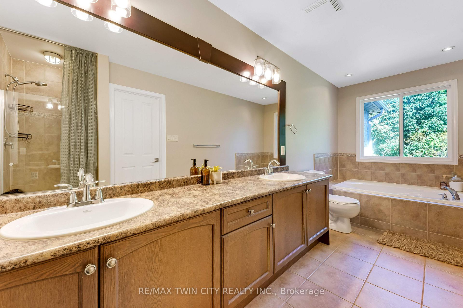 Photo 26 of Unit 10, 28 Doon Mills Drive, Kitchener, Doon South — HOMEH