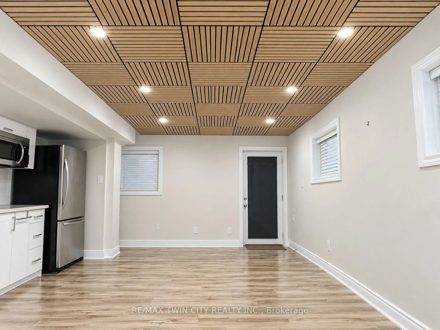 Photo 36 of Unit 10, 28 Doon Mills Drive, Kitchener, Doon South — HOMEH