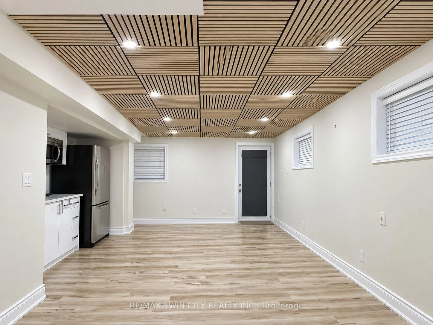 Photo 41 of Unit 10, 28 Doon Mills Drive, Kitchener, Doon South — HOMEH