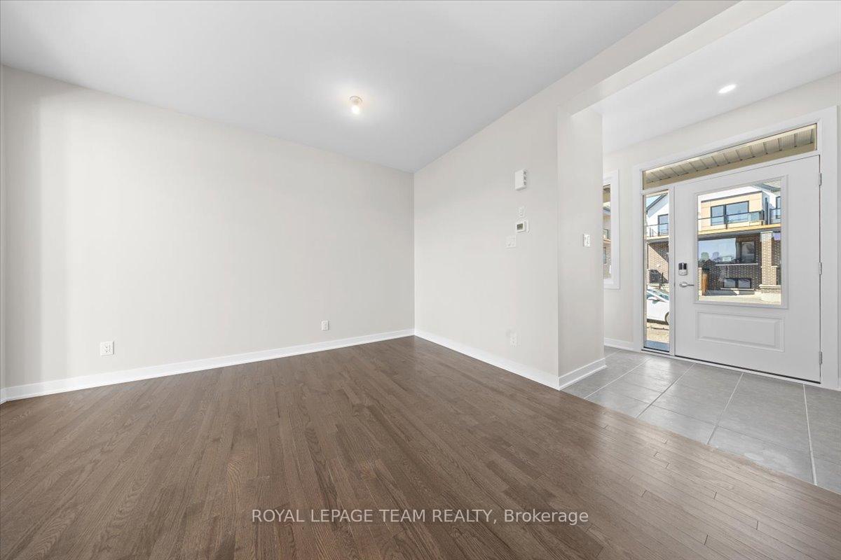Photo 3 of 198 Beebalm Crescent, Ottawa, Barrhaven - Half Moon Bay — HOMEH