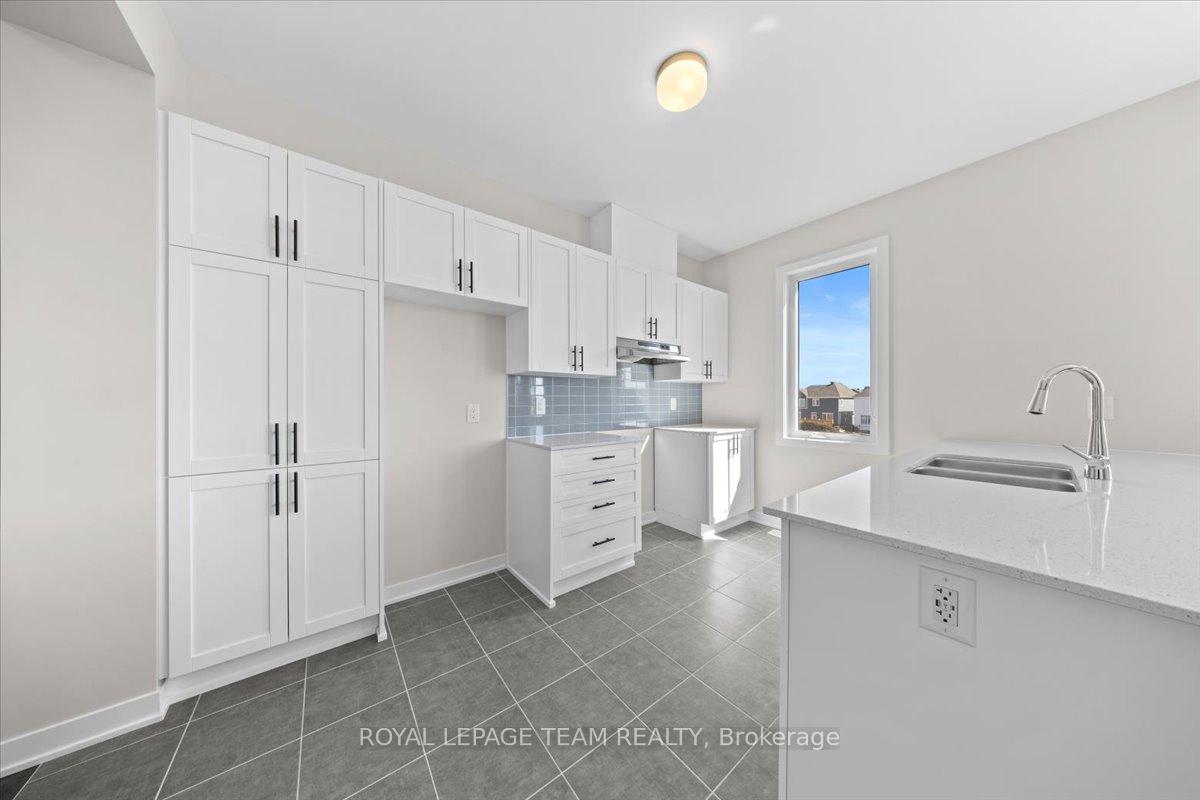 Photo 5 of 198 Beebalm Crescent, Ottawa, Barrhaven - Half Moon Bay — HOMEH