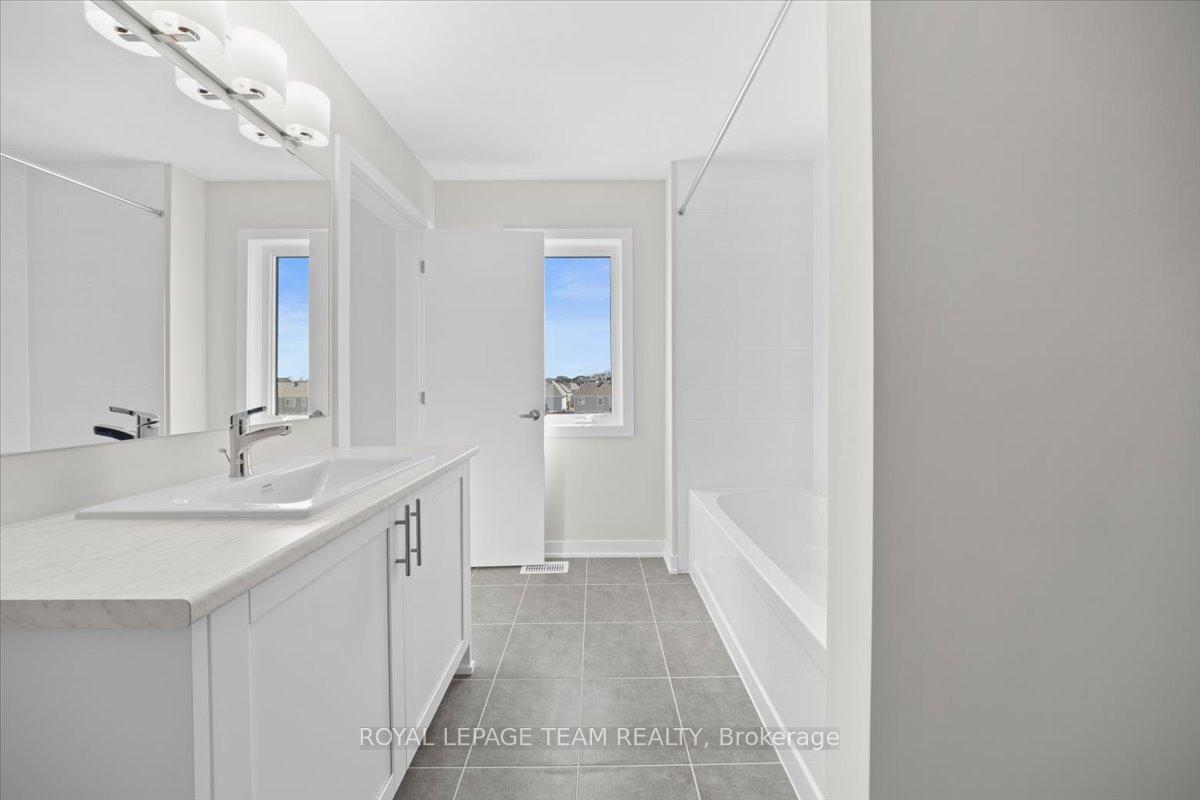 Photo 11 of 198 Beebalm Crescent, Ottawa, Barrhaven - Half Moon Bay — HOMEH
