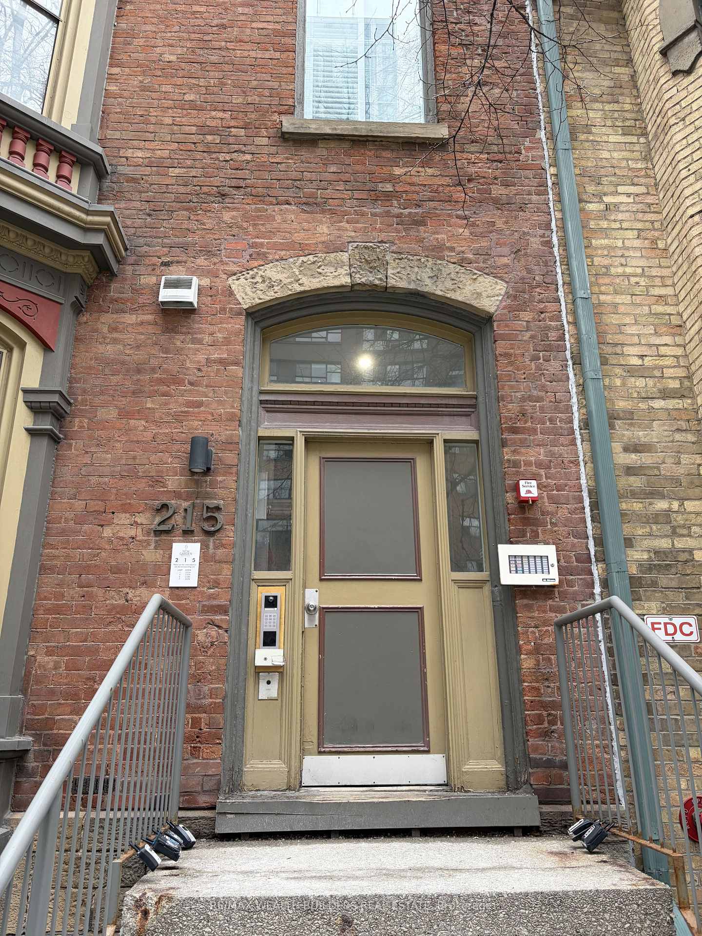 Photo 1 of Unit 4, 215 Jarvis Street, Toronto, Moss Park — HOMEH