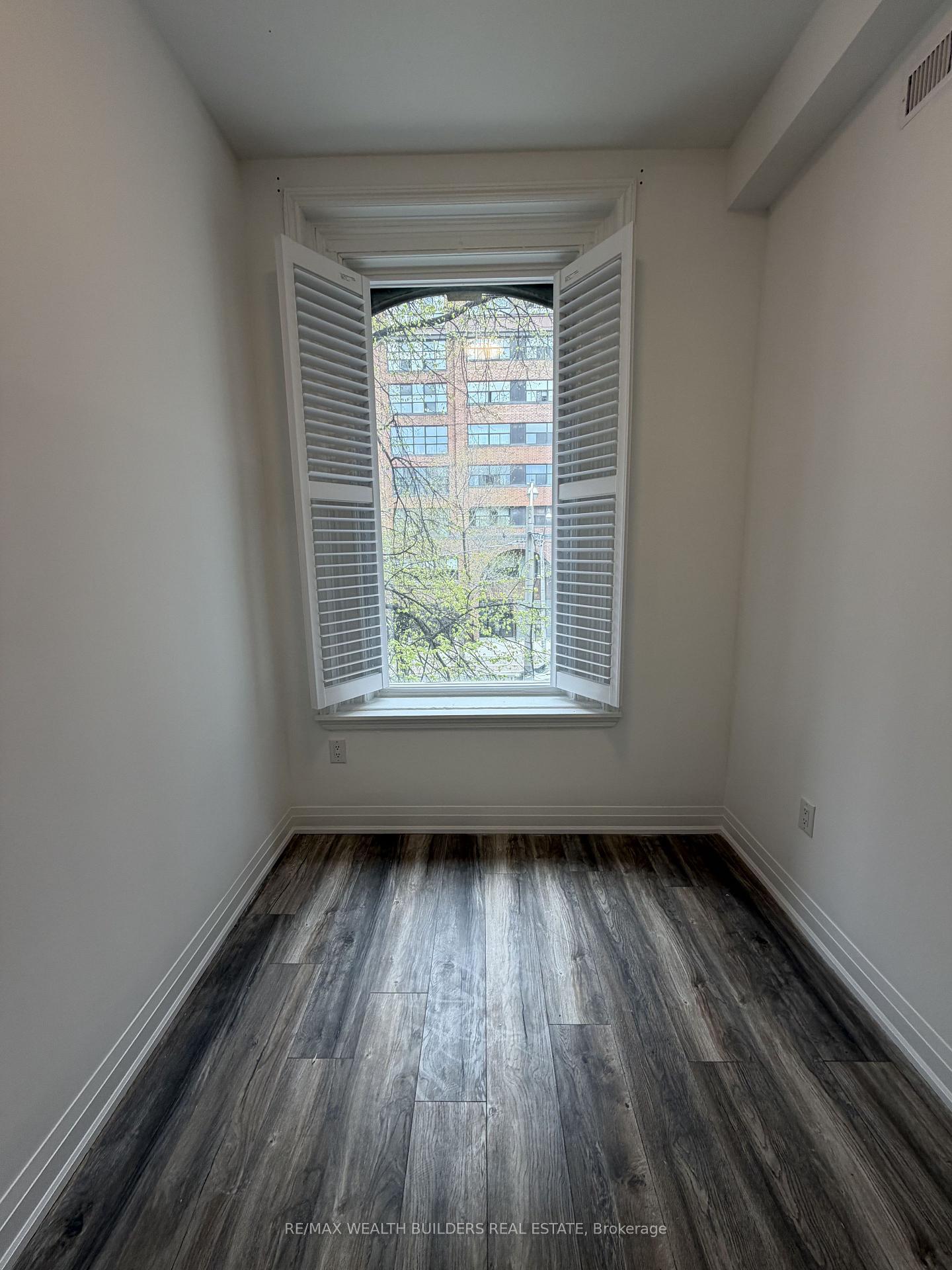 Photo 4 of Unit 4, 215 Jarvis Street, Toronto, Moss Park — HOMEH