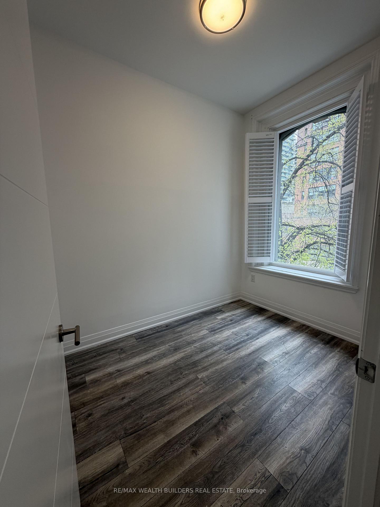 Photo 5 of Unit 4, 215 Jarvis Street, Toronto, Moss Park — HOMEH