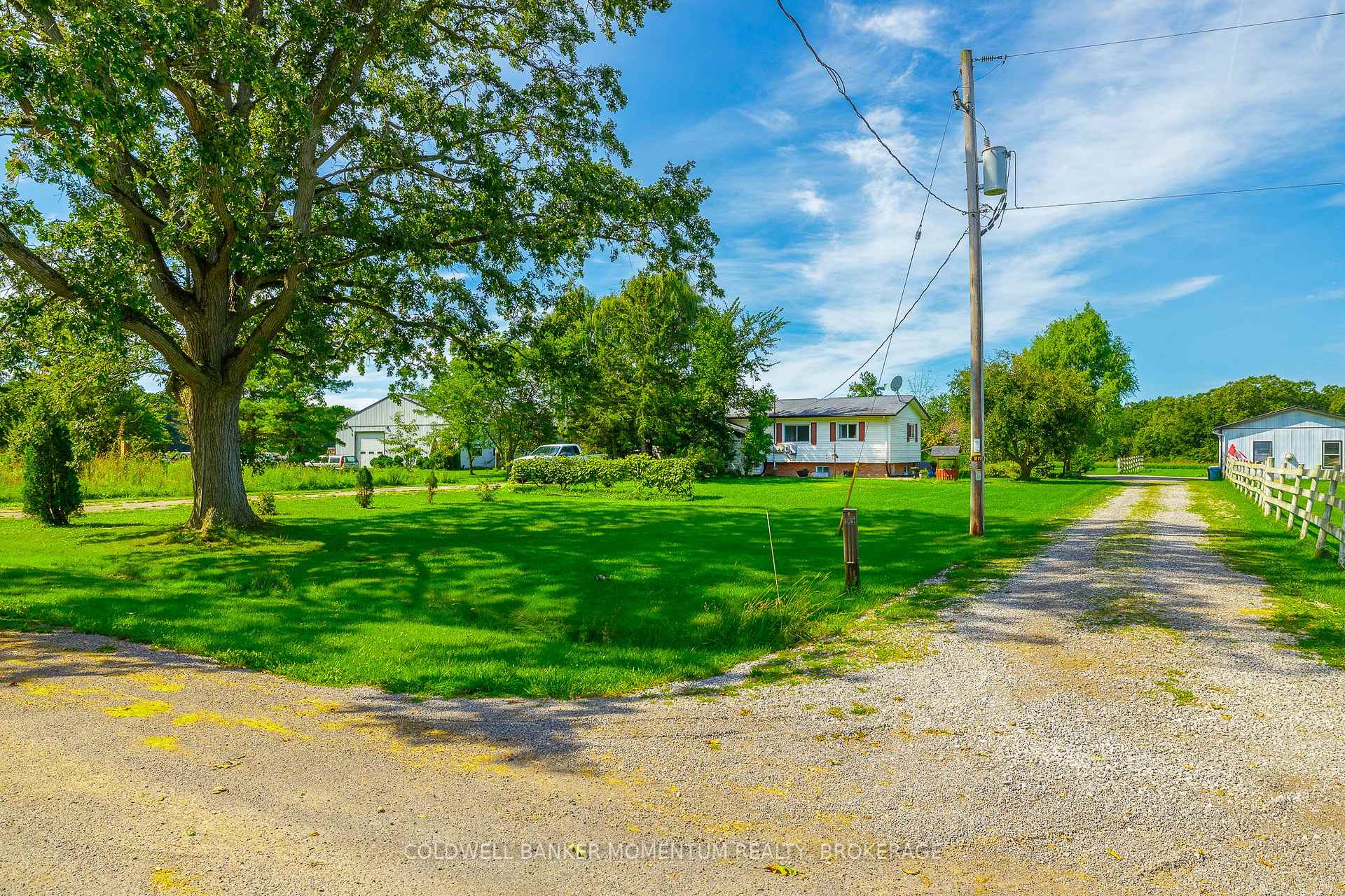 Photo 2 of 2742 Bennett Rd, Lincoln, Beamsville — HOMEH