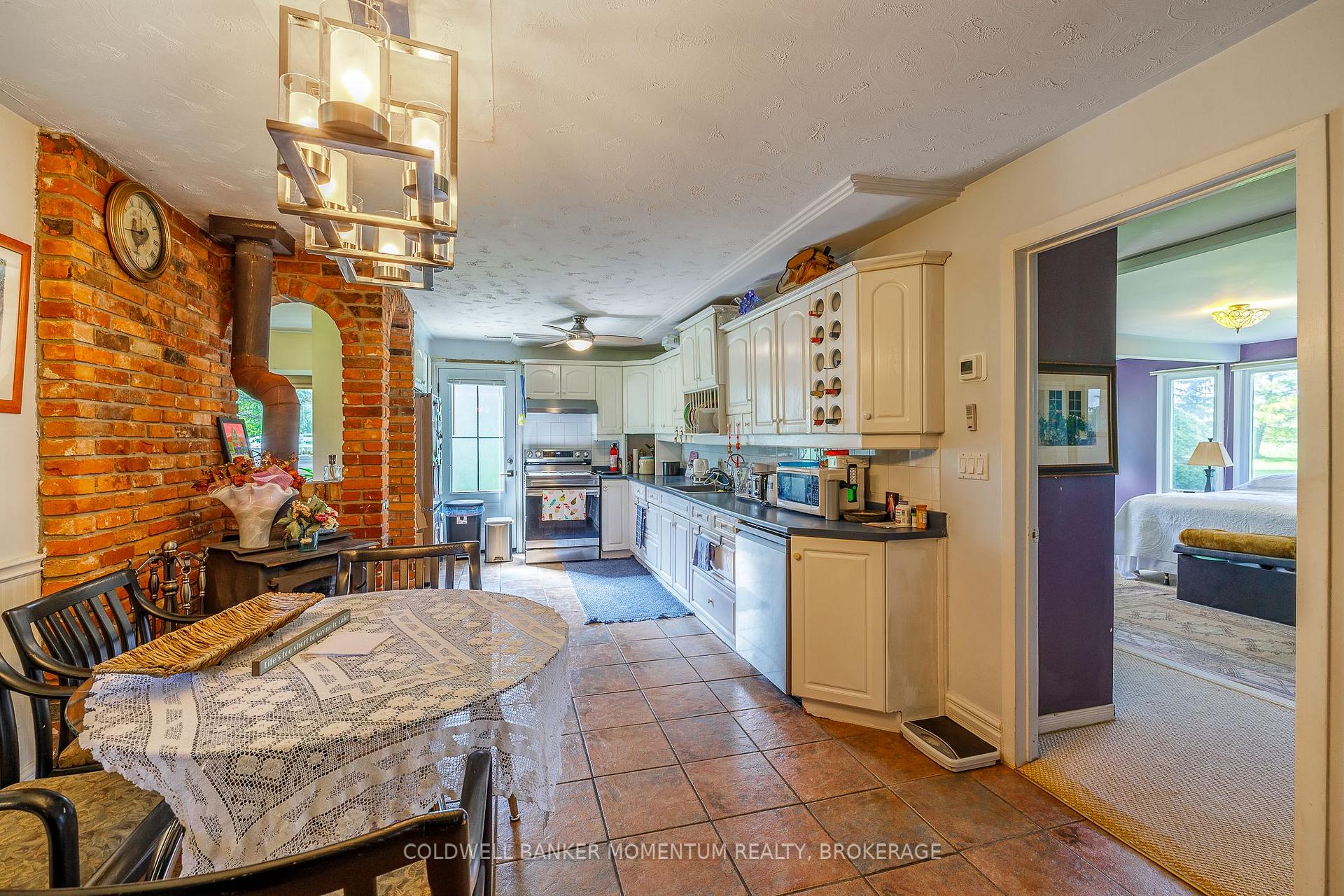 Photo 5 of 2742 Bennett Rd, Lincoln, Beamsville — HOMEH