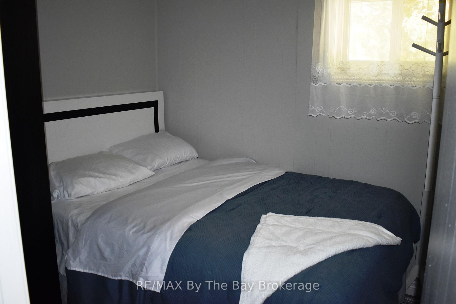 Photo 8 of 16 Albert Street, Wasaga Beach — HOMEH