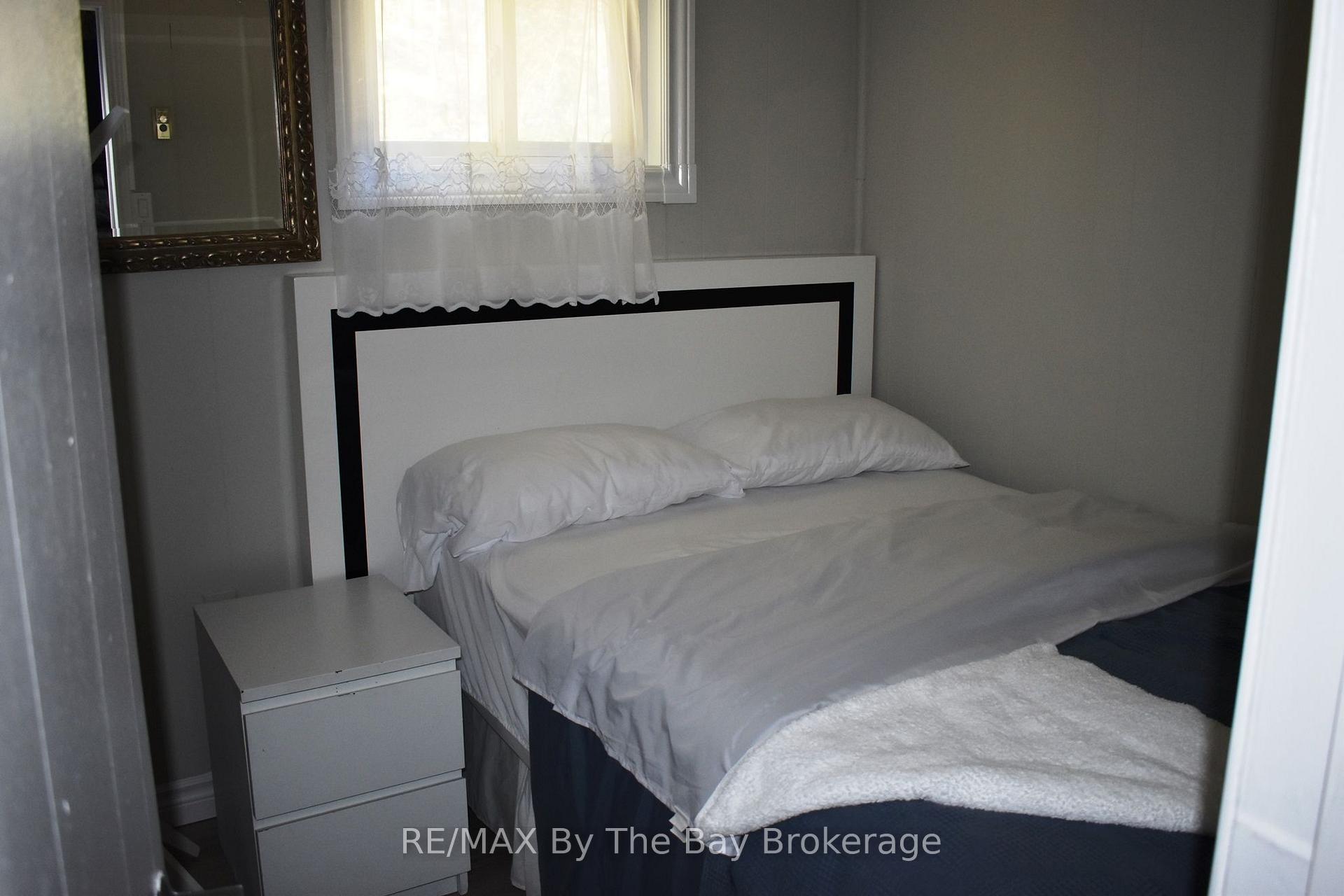 Photo 9 of 16 Albert Street, Wasaga Beach — HOMEH