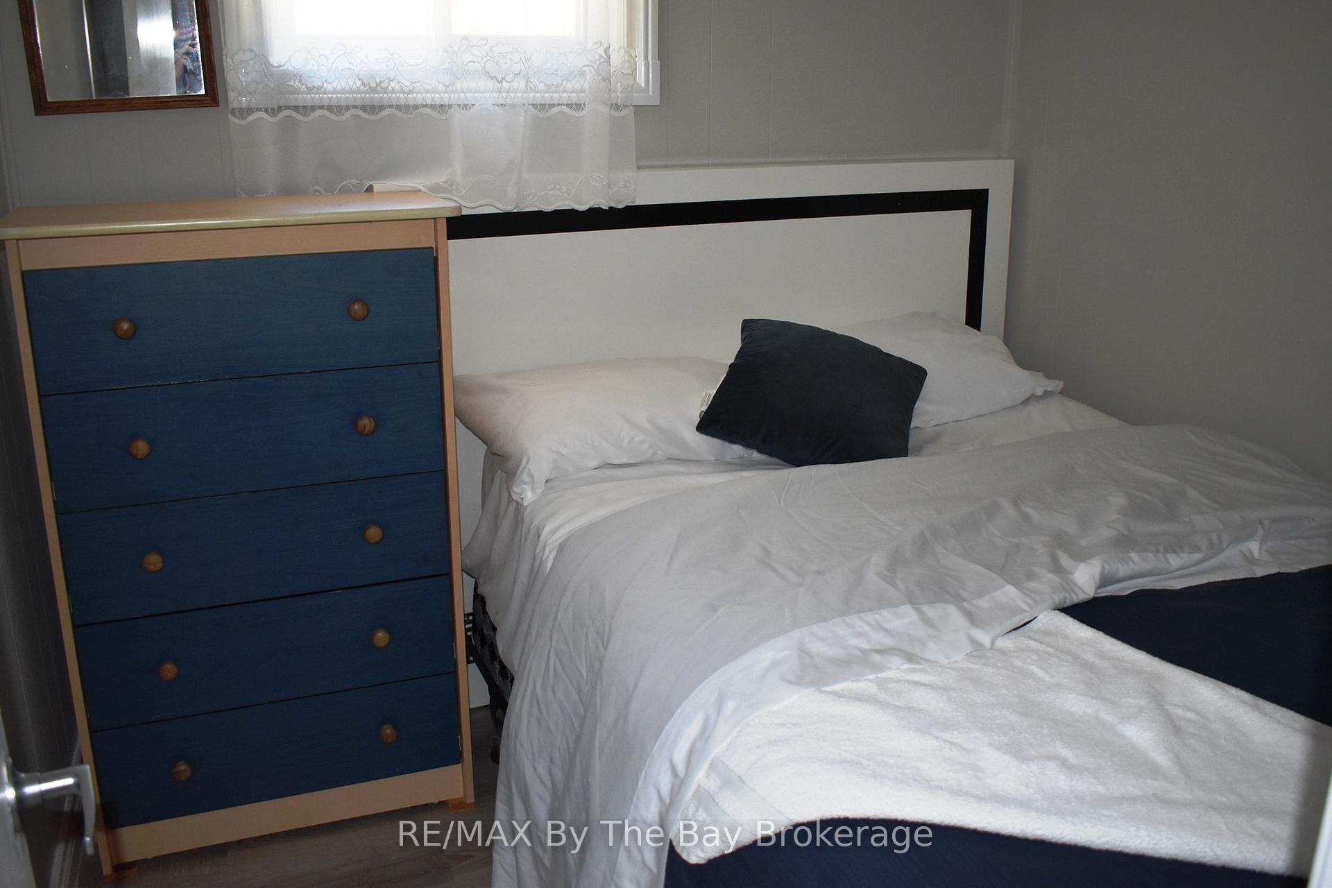 Photo 10 of 16 Albert Street, Wasaga Beach — HOMEH