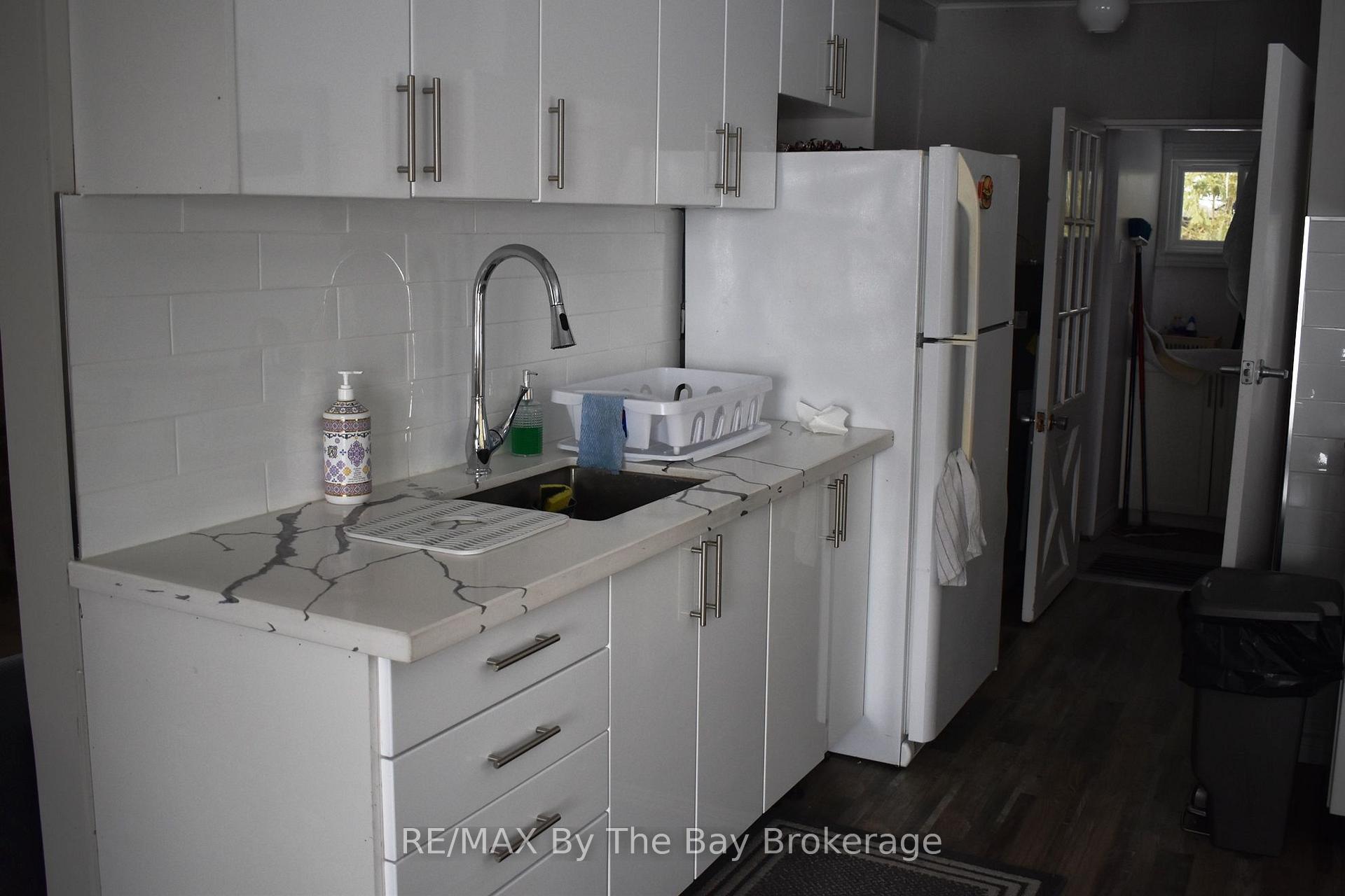 Photo 11 of 16 Albert Street, Wasaga Beach — HOMEH