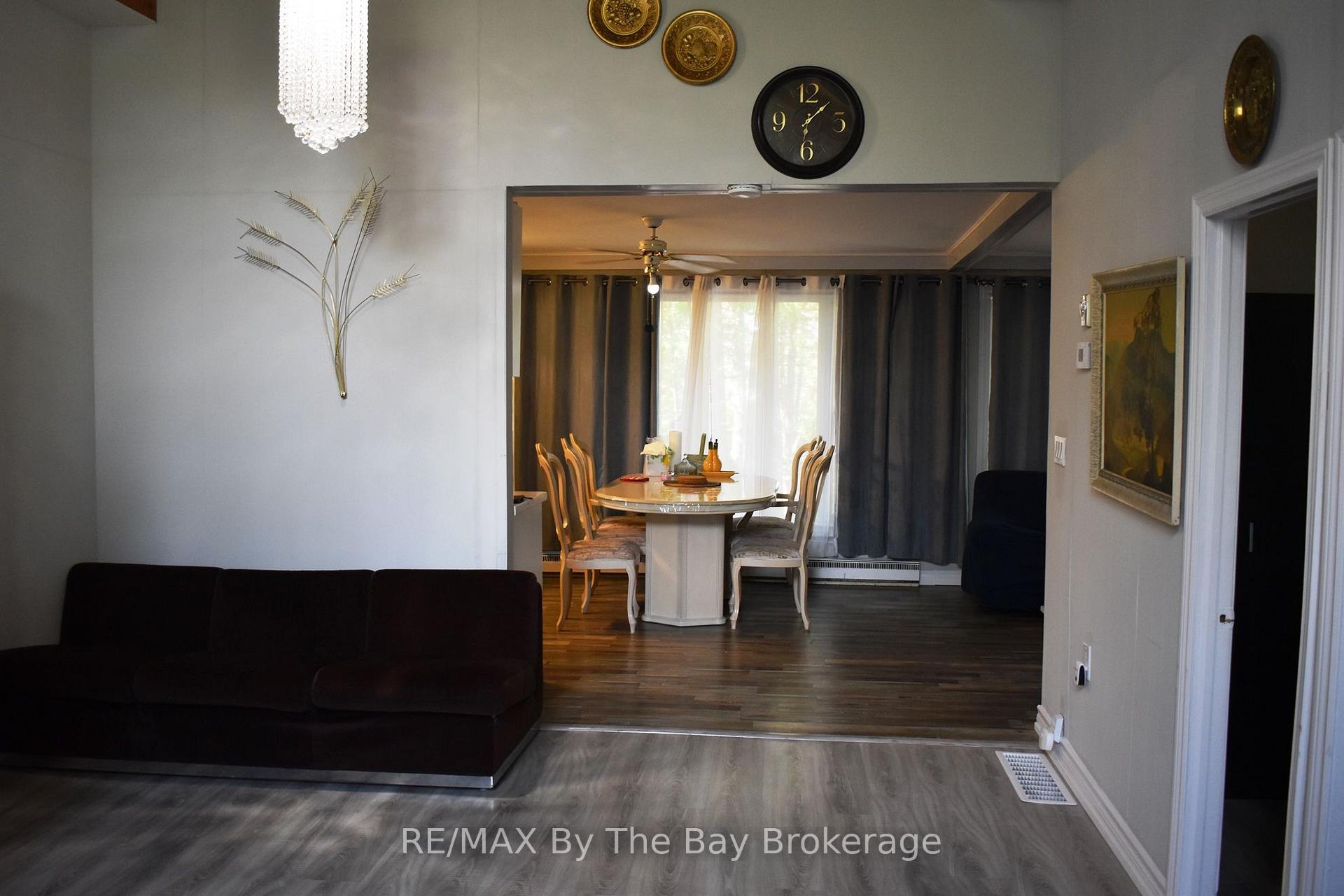 Photo 12 of 16 Albert Street, Wasaga Beach — HOMEH