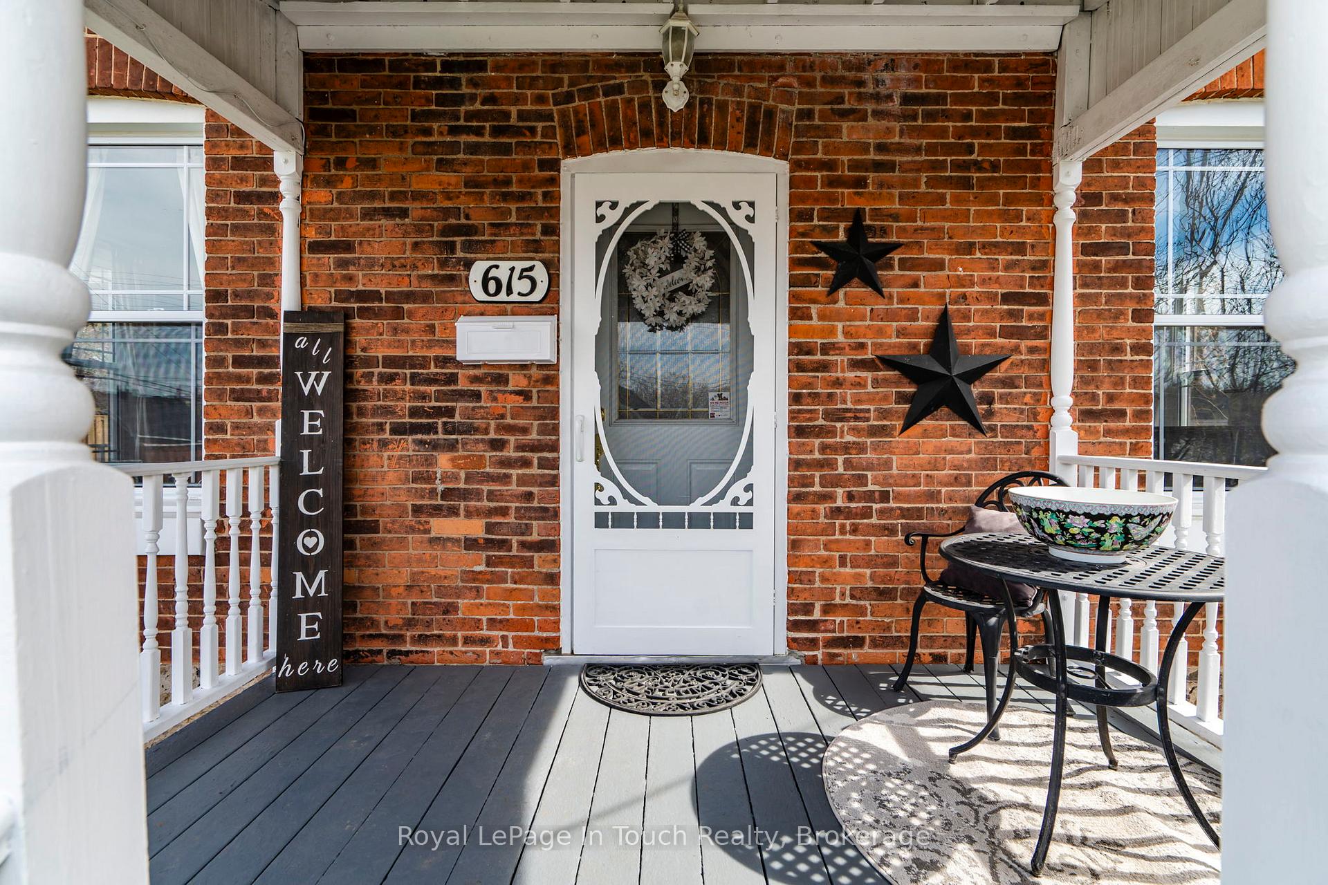 Photo 4 of 615 Bay Street, Midland — HOMEH