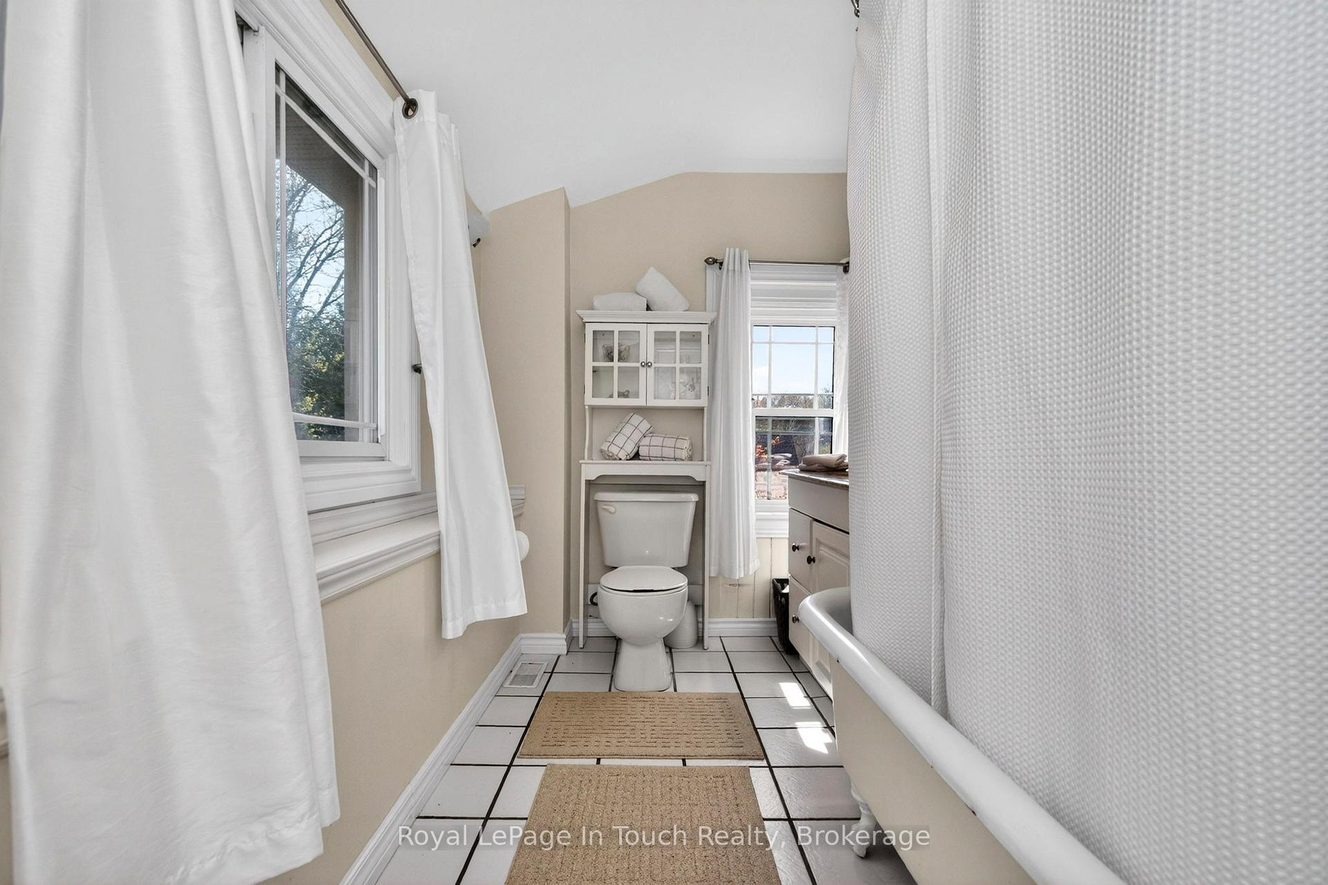 Photo 21 of 615 Bay Street, Midland — HOMEH