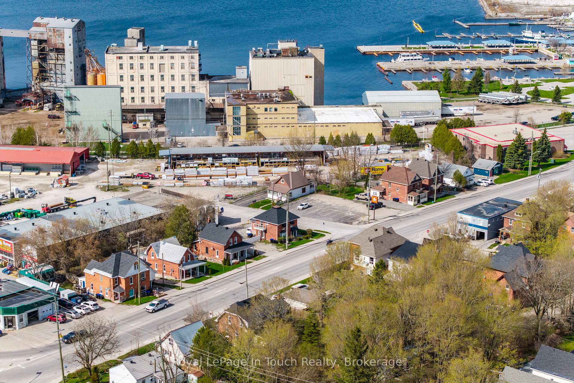 Photo 32 of 615 Bay Street, Midland — HOMEH