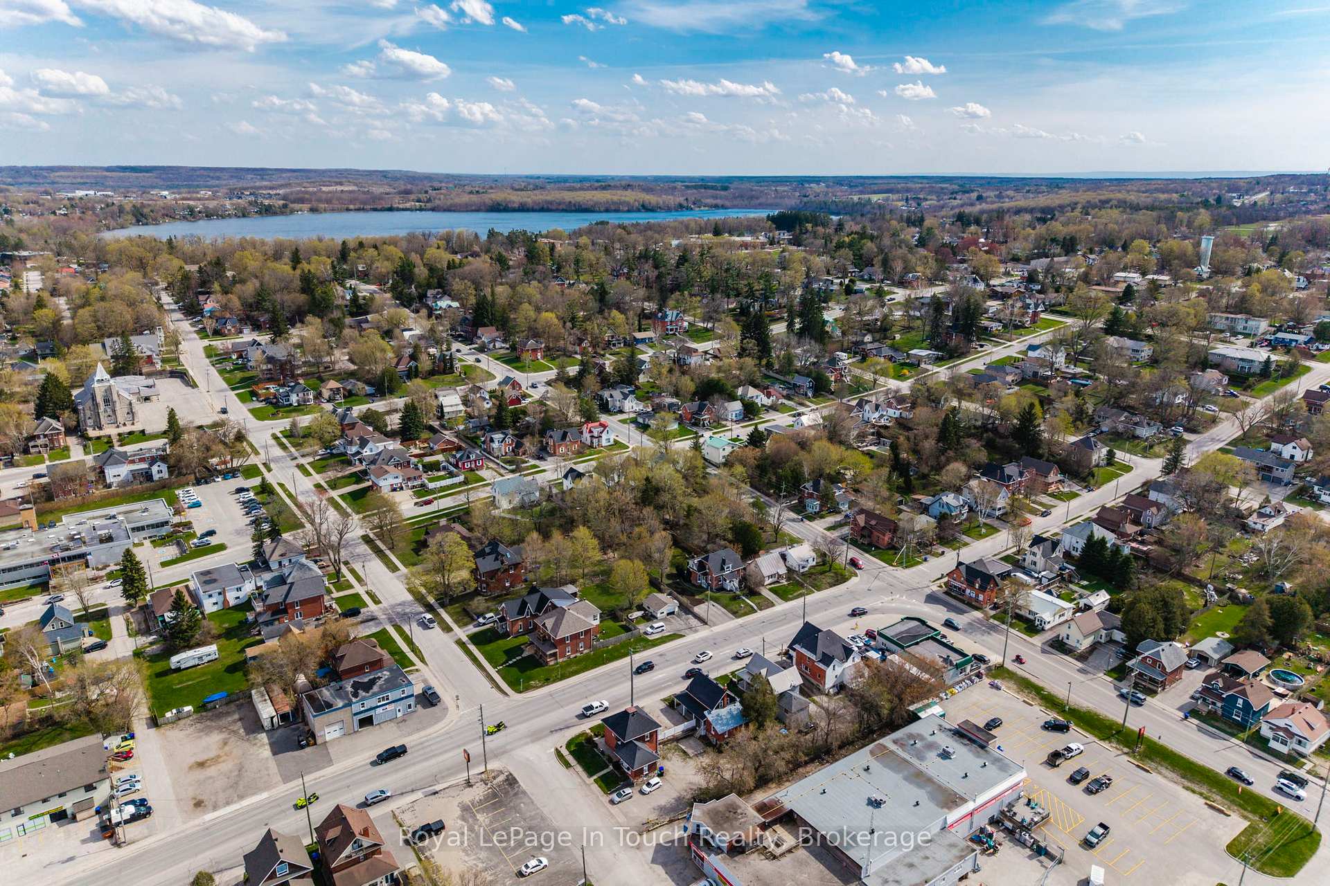 Photo 35 of 615 Bay Street, Midland — HOMEH