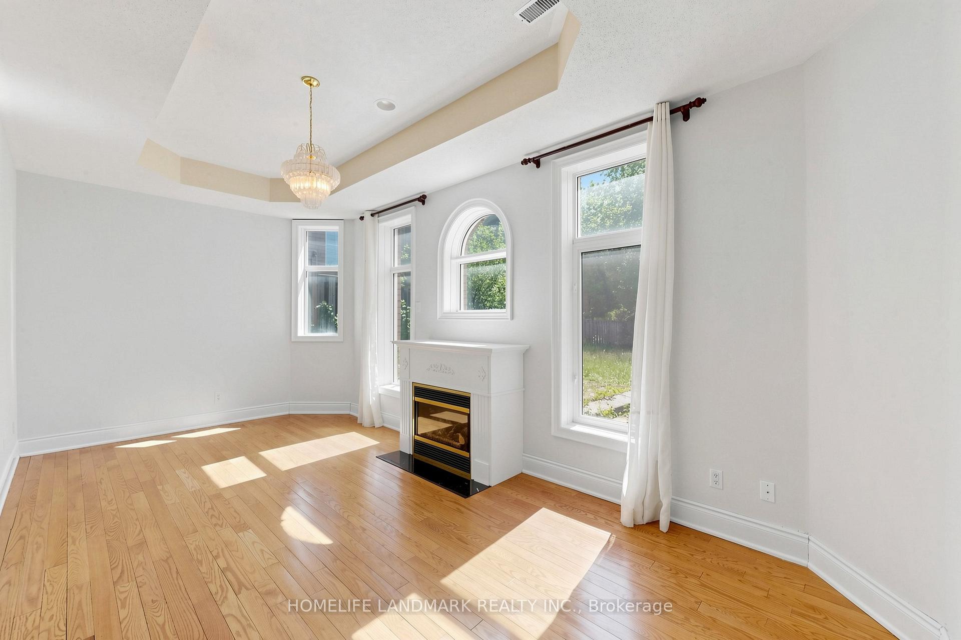 Photo 2 of 209 Redstone Road, Richmond Hill, Rouge Woods — HOMEH