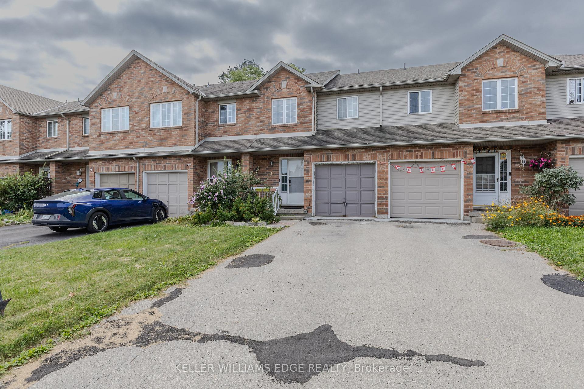 Photo 1 of Unit #32, 10 Cadham Boulevard, Hamilton, Broughton — HOMEH