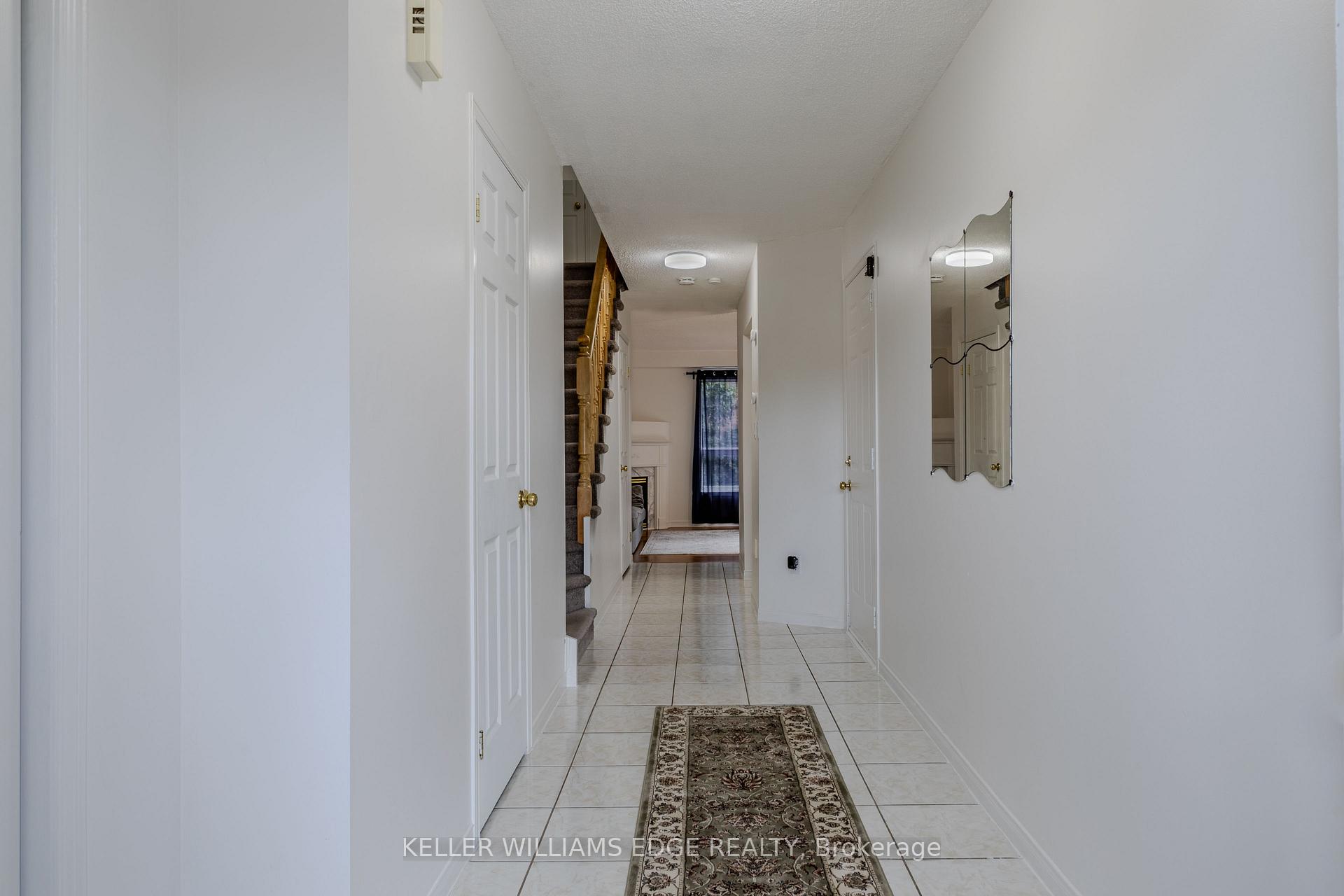 Photo 5 of Unit #32, 10 Cadham Boulevard, Hamilton, Broughton — HOMEH